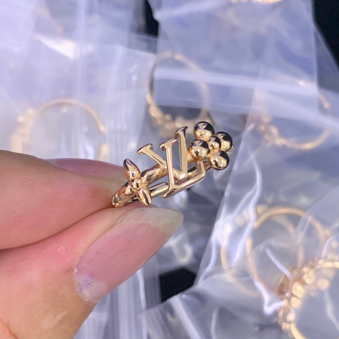 LuxluxHouse Low Price And High Quality Accessories Louis Vuitton