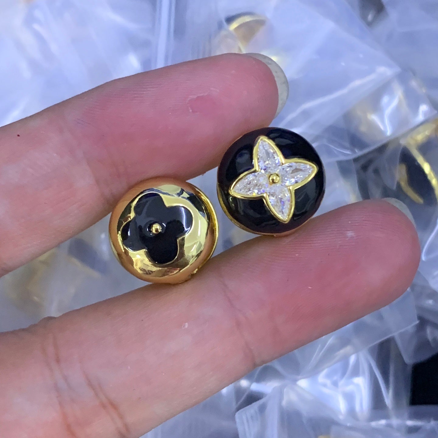 LuxluxHouse Low Price And High Quality Accessories Louis Vuitton