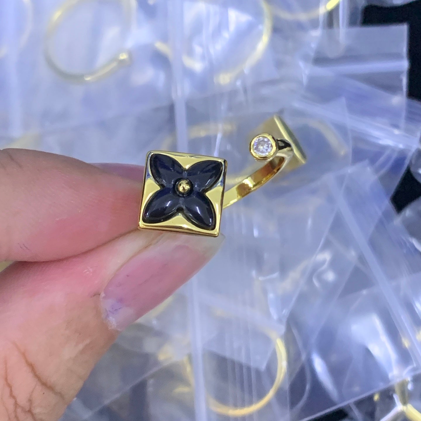 LuxluxHouse Low Price And High Quality Accessories Louis Vuitton