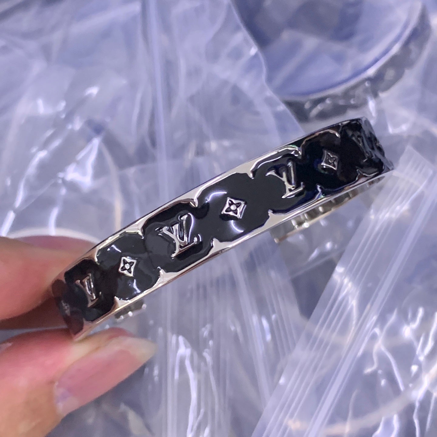 LuxluxHouse Low Price And High Quality Accessories Louis Vuitton