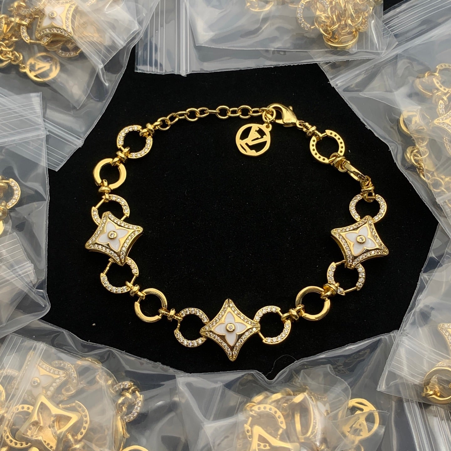 LuxluxHouse Low Price And High Quality Accessories Louis Vuitton