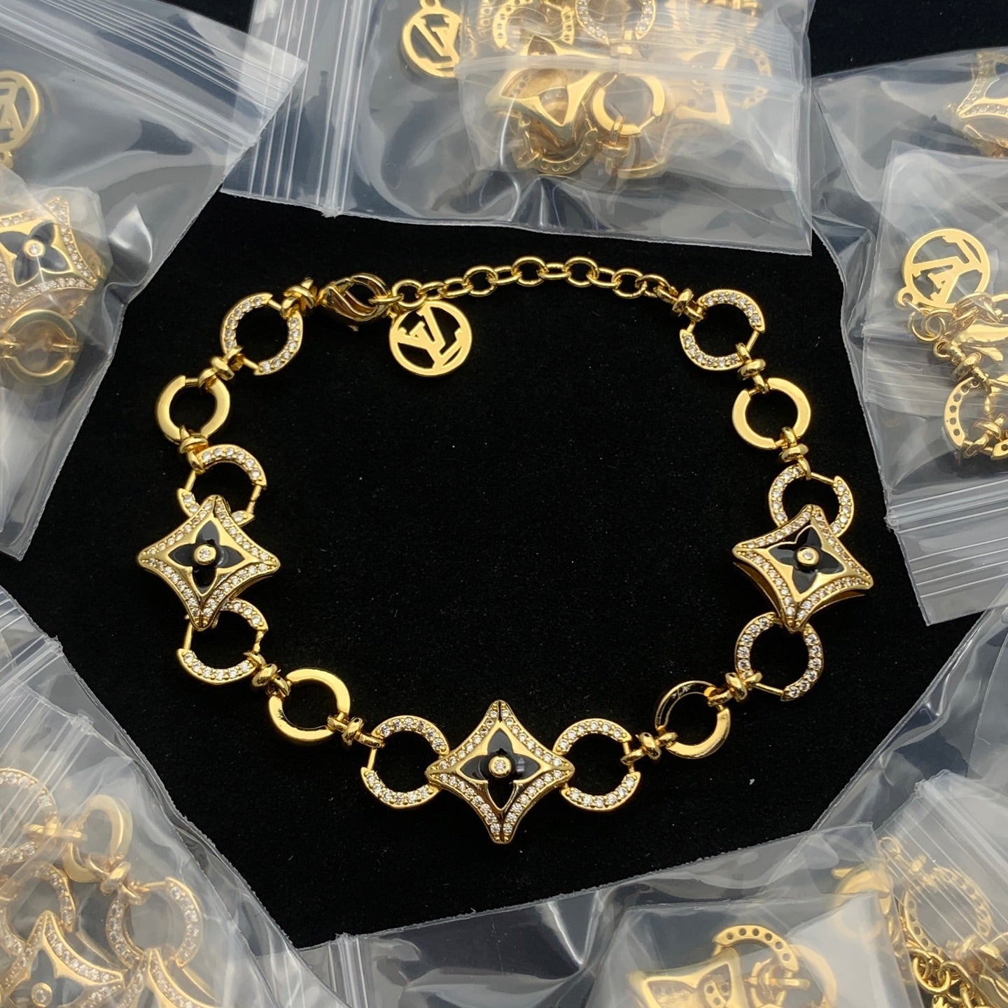 LuxluxHouse Low Price And High Quality Accessories Louis Vuitton