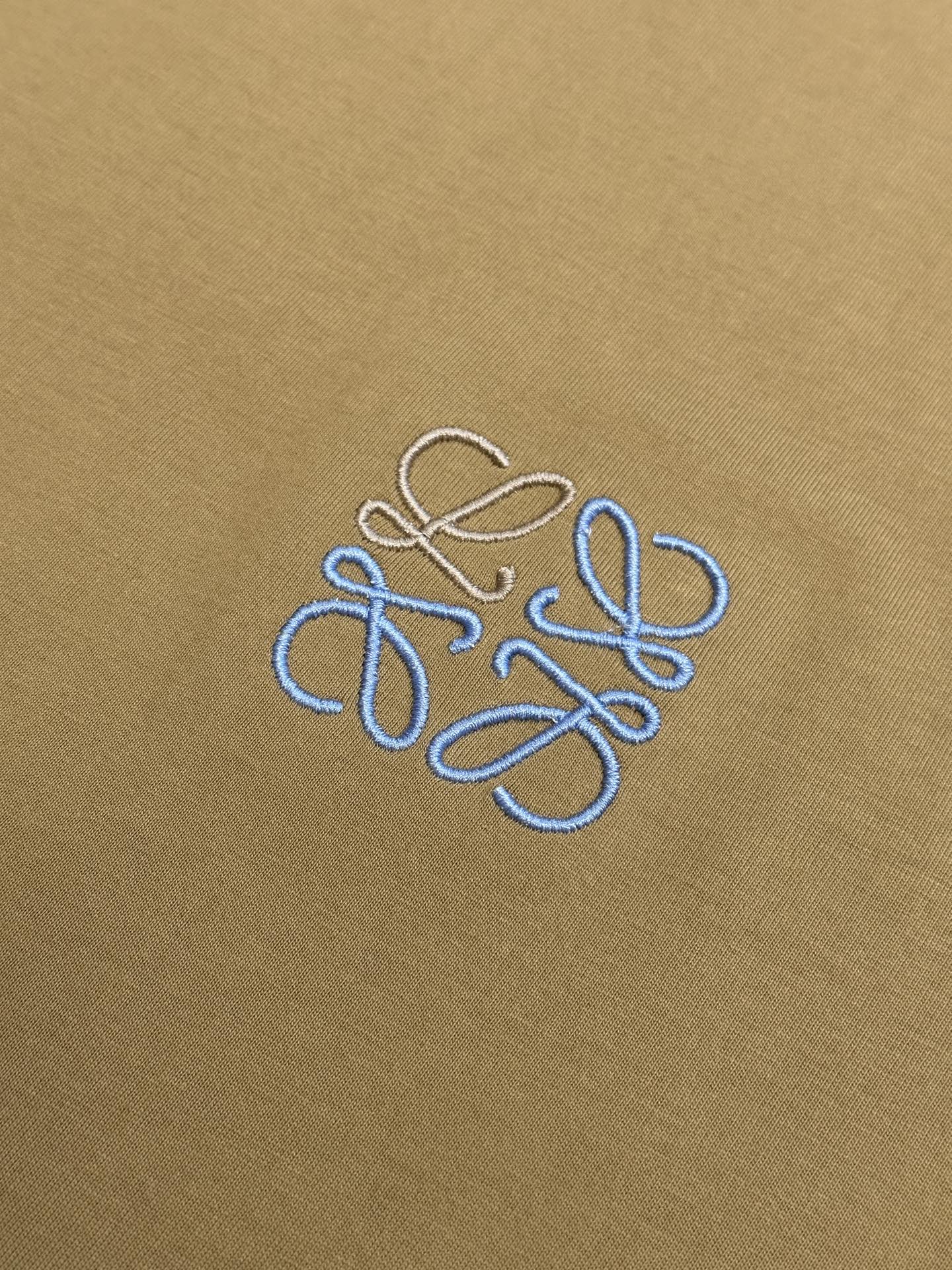 LuxluxHouse Best Quality Clothes T-shirt Loewe