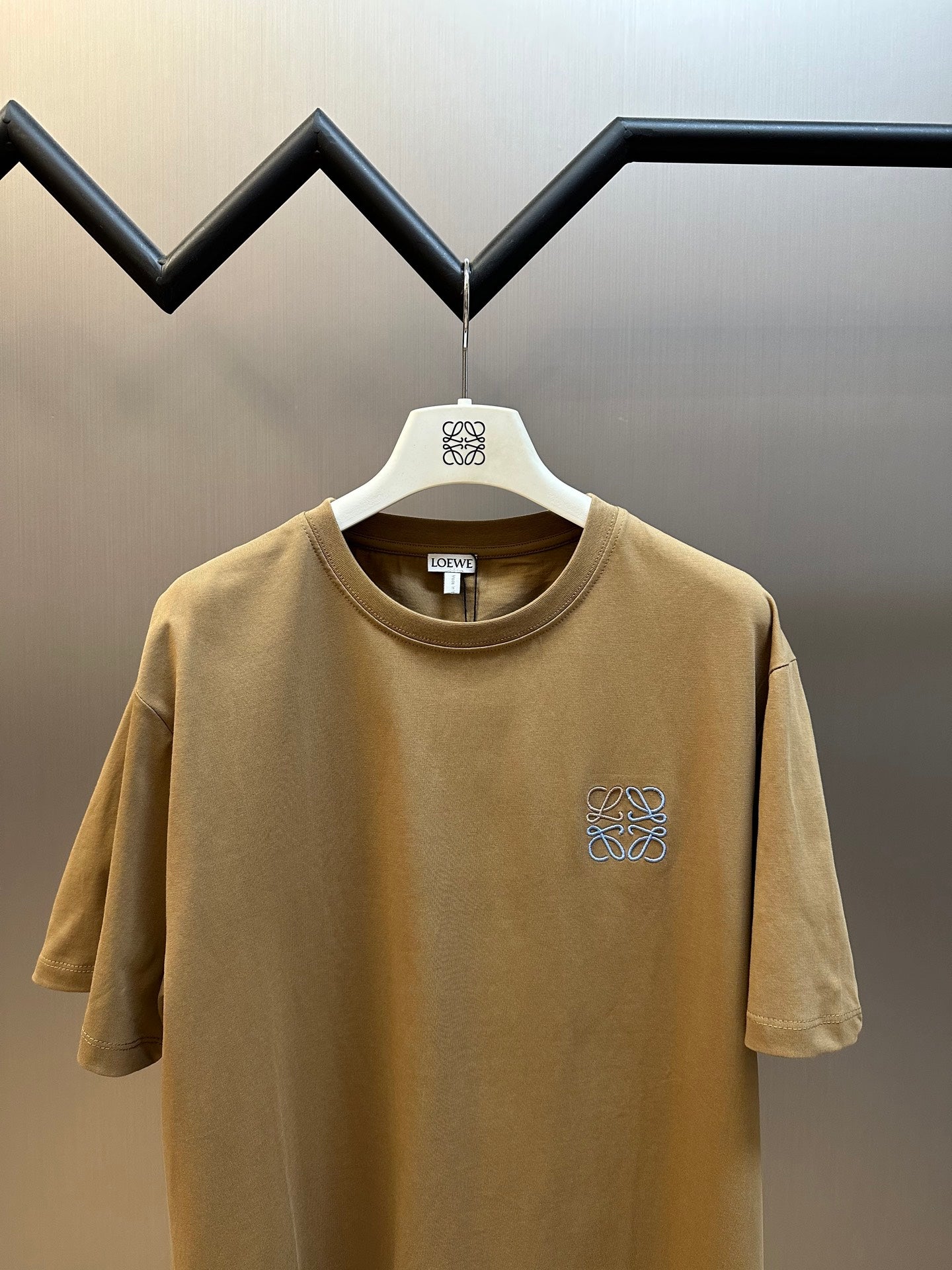 LuxluxHouse Best Quality Clothes T-shirt Loewe