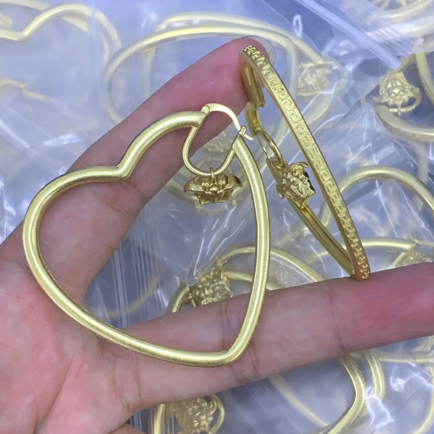 LuxluxHouse Low Price And High Quality Accessories Versace