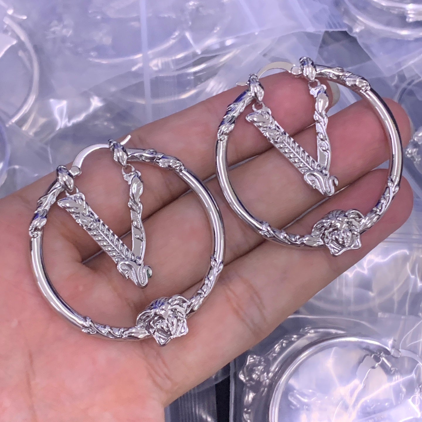 LuxluxHouse Low Price And High Quality Accessories Versace