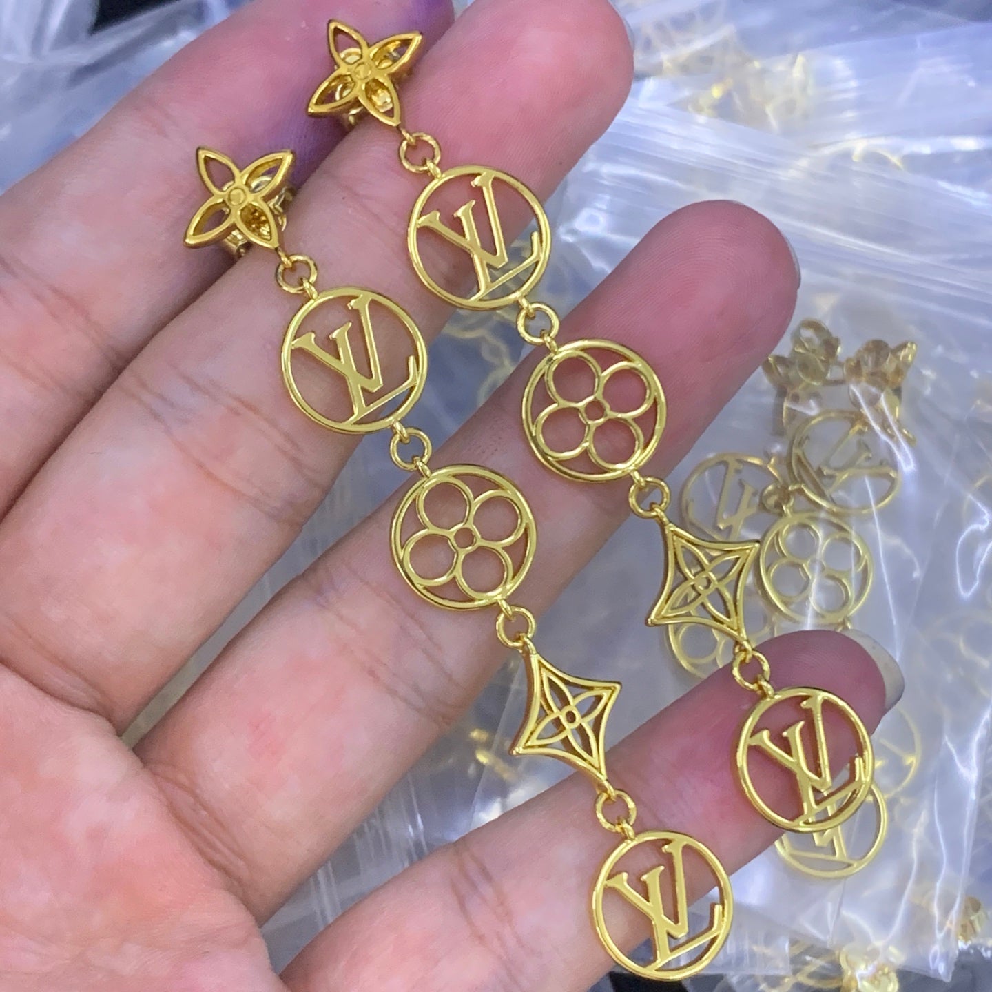 LuxluxHouse Low Price And High Quality Accessories Louis Vuitton