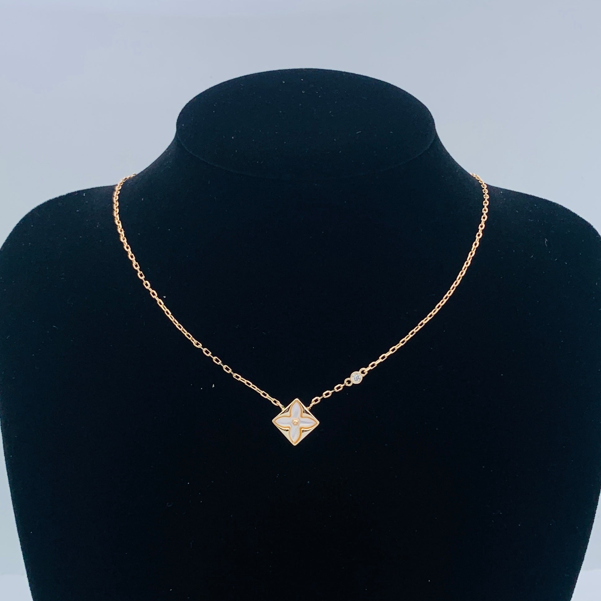 LuxluxHouse Low Price And High Quality Accessories Louis Vuitton