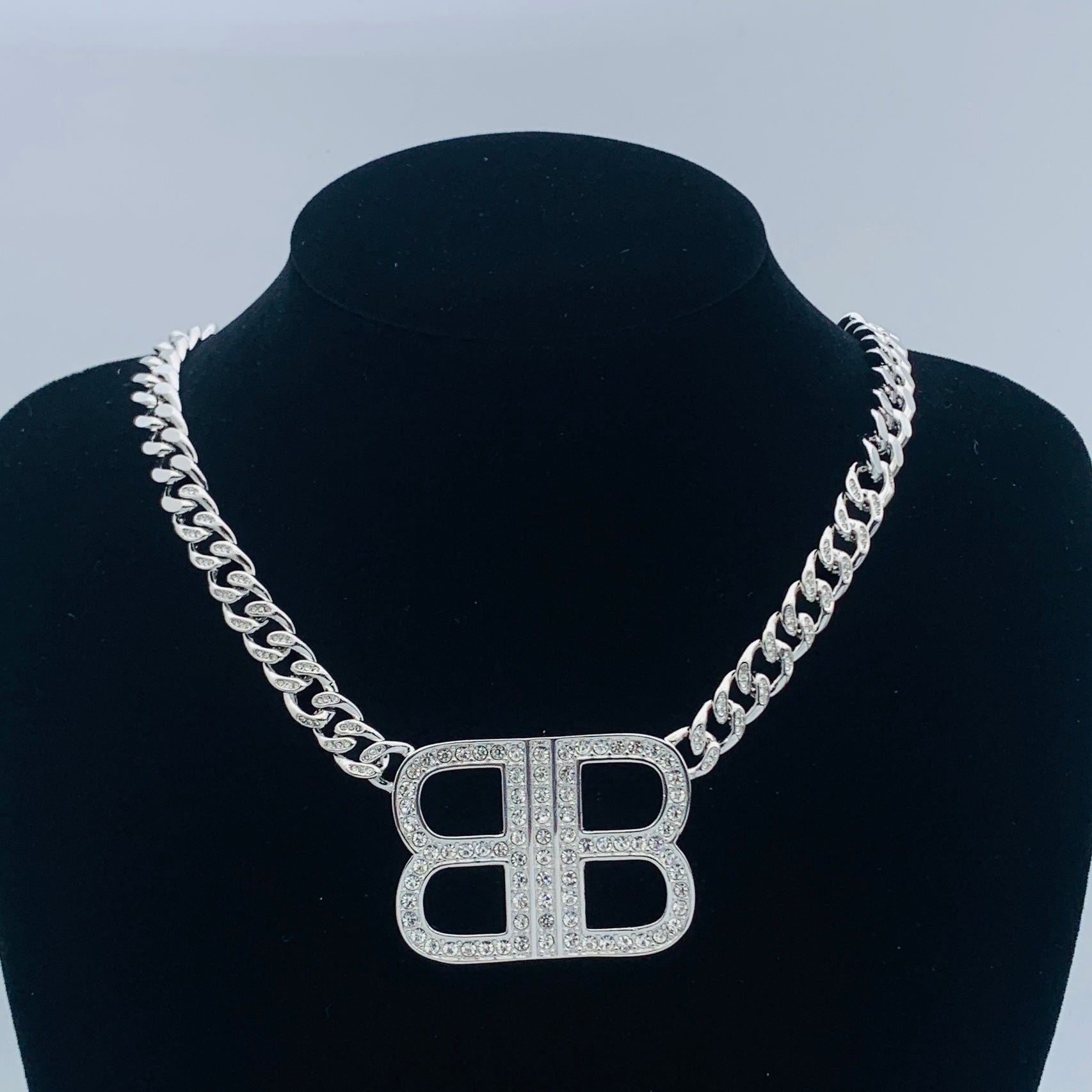 LuxluxHouse Low Price And High Quality Accessories Balenciaga