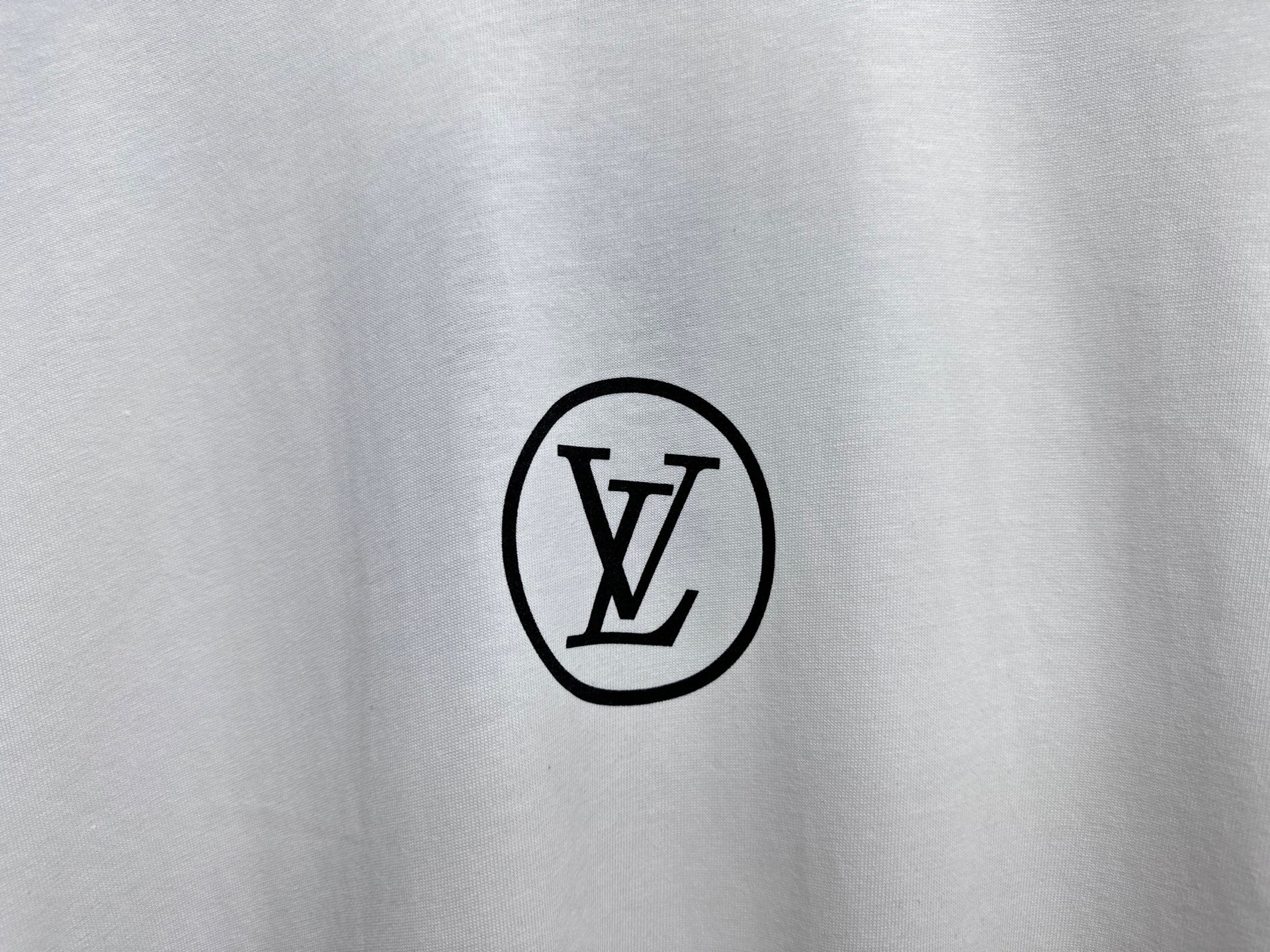 LuxluxHouse Best Quality Clothes T-shirt Louis Vuitton