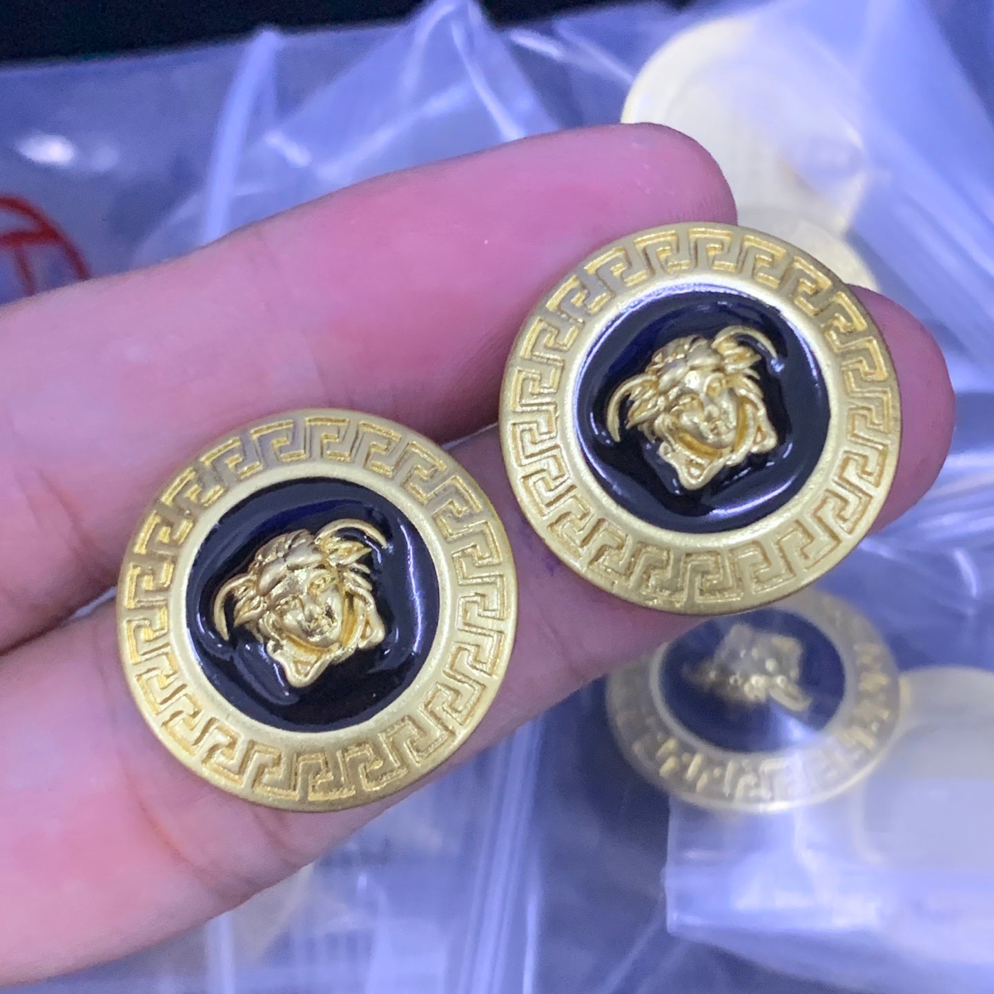 LuxluxHouse Low Price And High Quality Accessories Versace