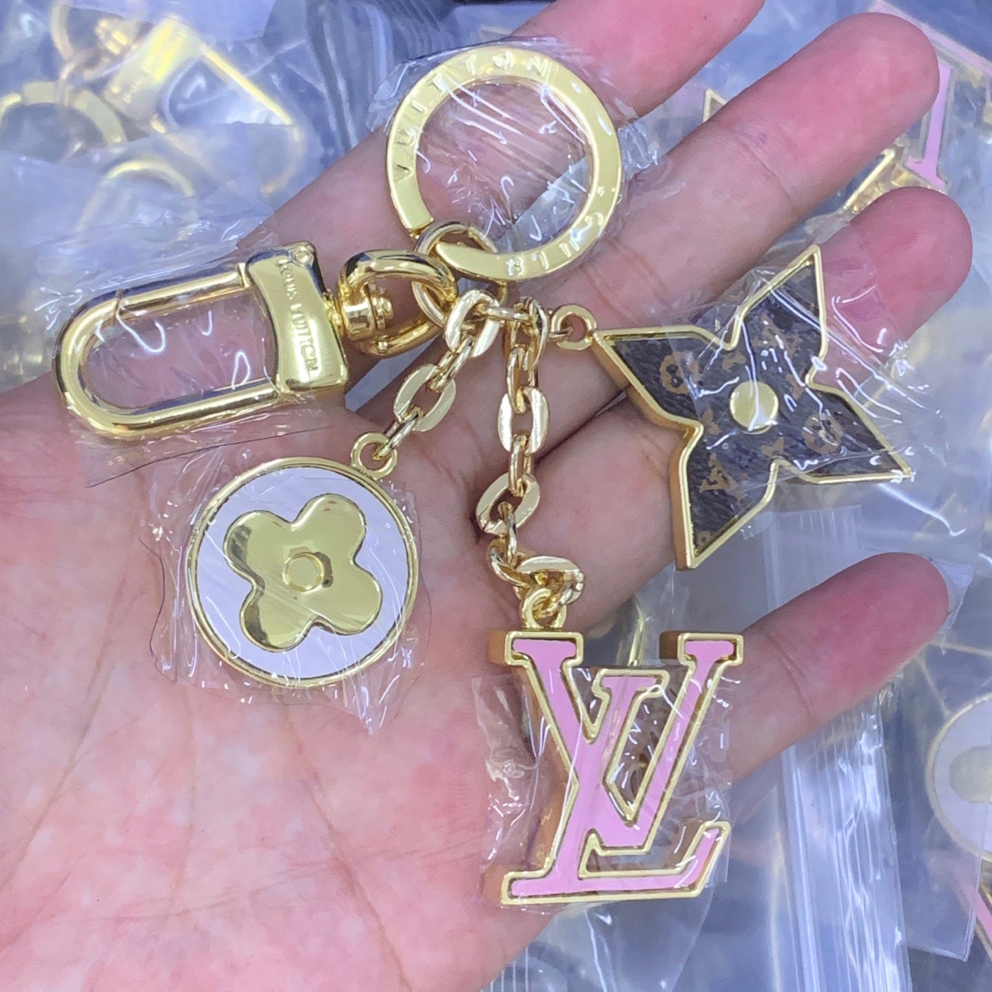 LuxluxHouse Low Price And High Quality Accessories Louis Vuitton