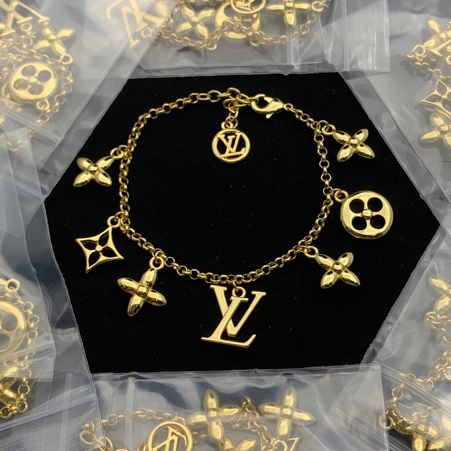 LuxluxHouse Low Price And High Quality Accessories Louis Vuitton