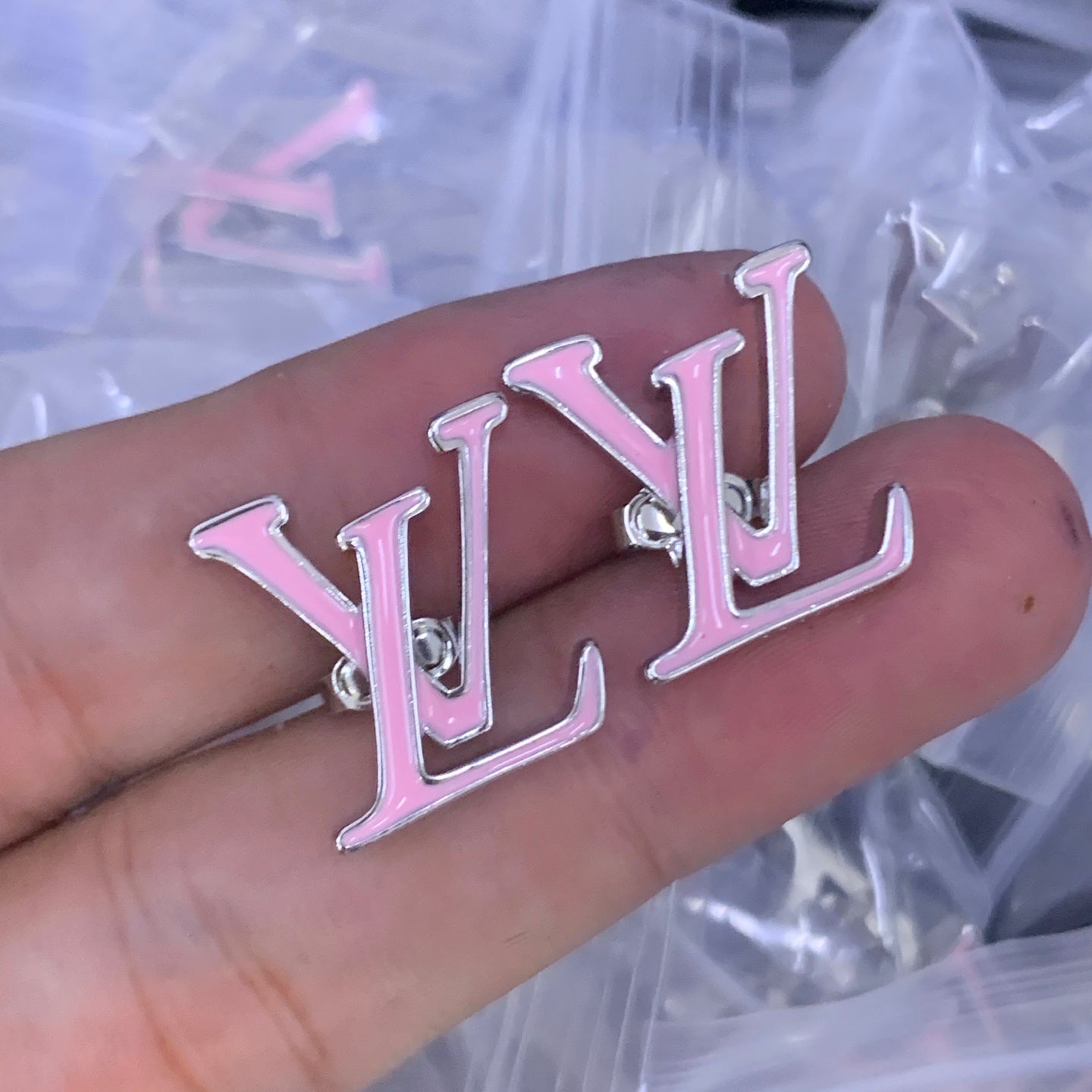 LuxluxHouse Low Price And High Quality Accessories Louis Vuitton