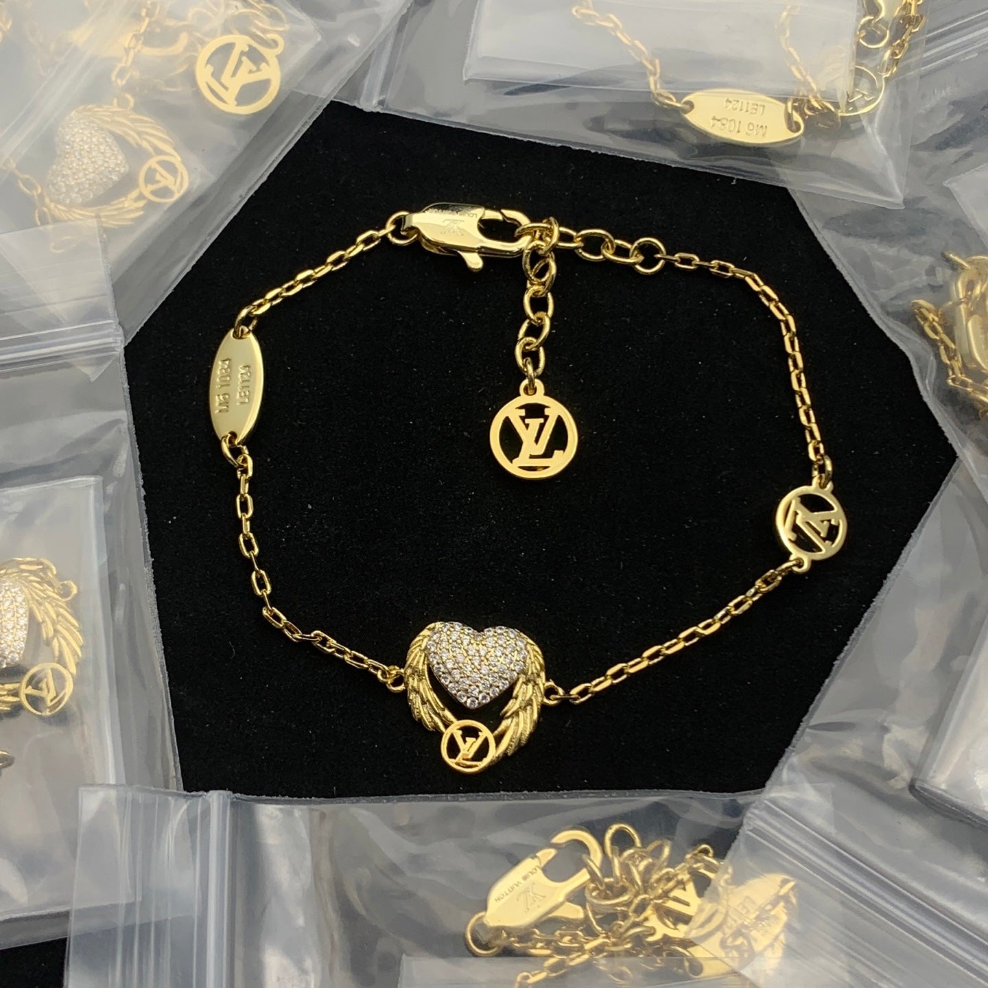 LuxluxHouse Low Price And High Quality Accessories Louis Vuitton