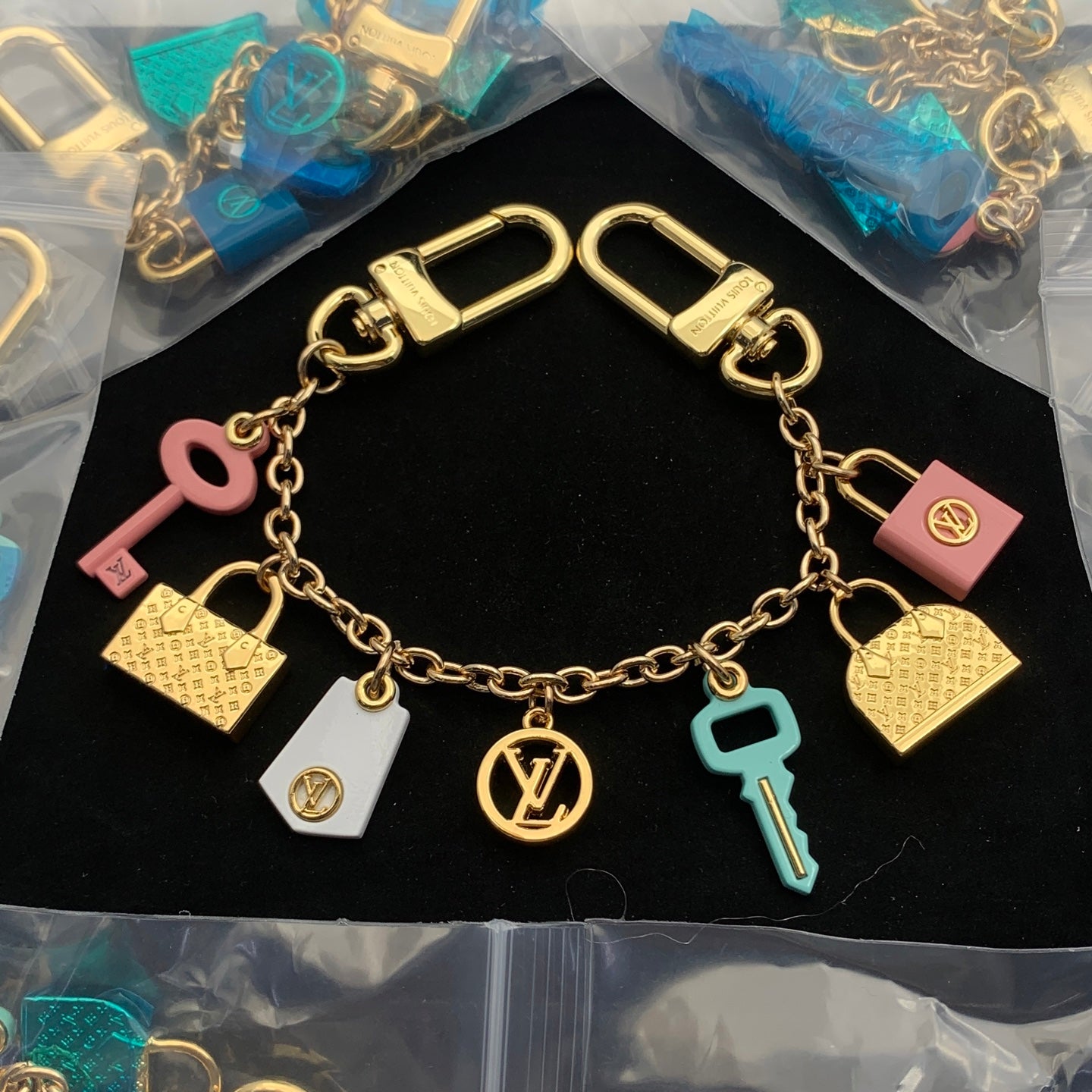 LuxluxHouse Low Price And High Quality Accessories Louis Vuitton