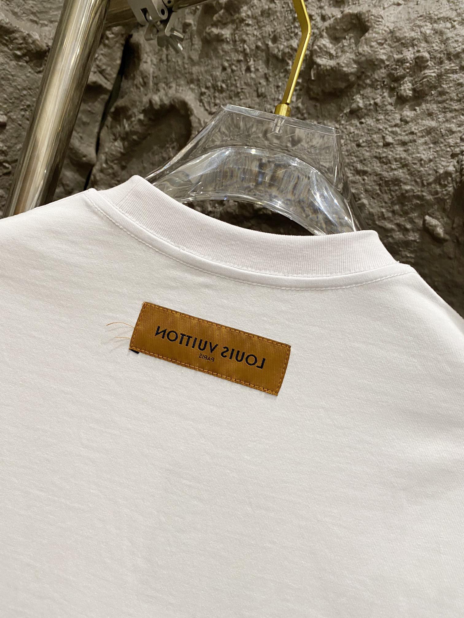 LuxluxHouse Best Quality Clothes T-shirt Louis Vuitton