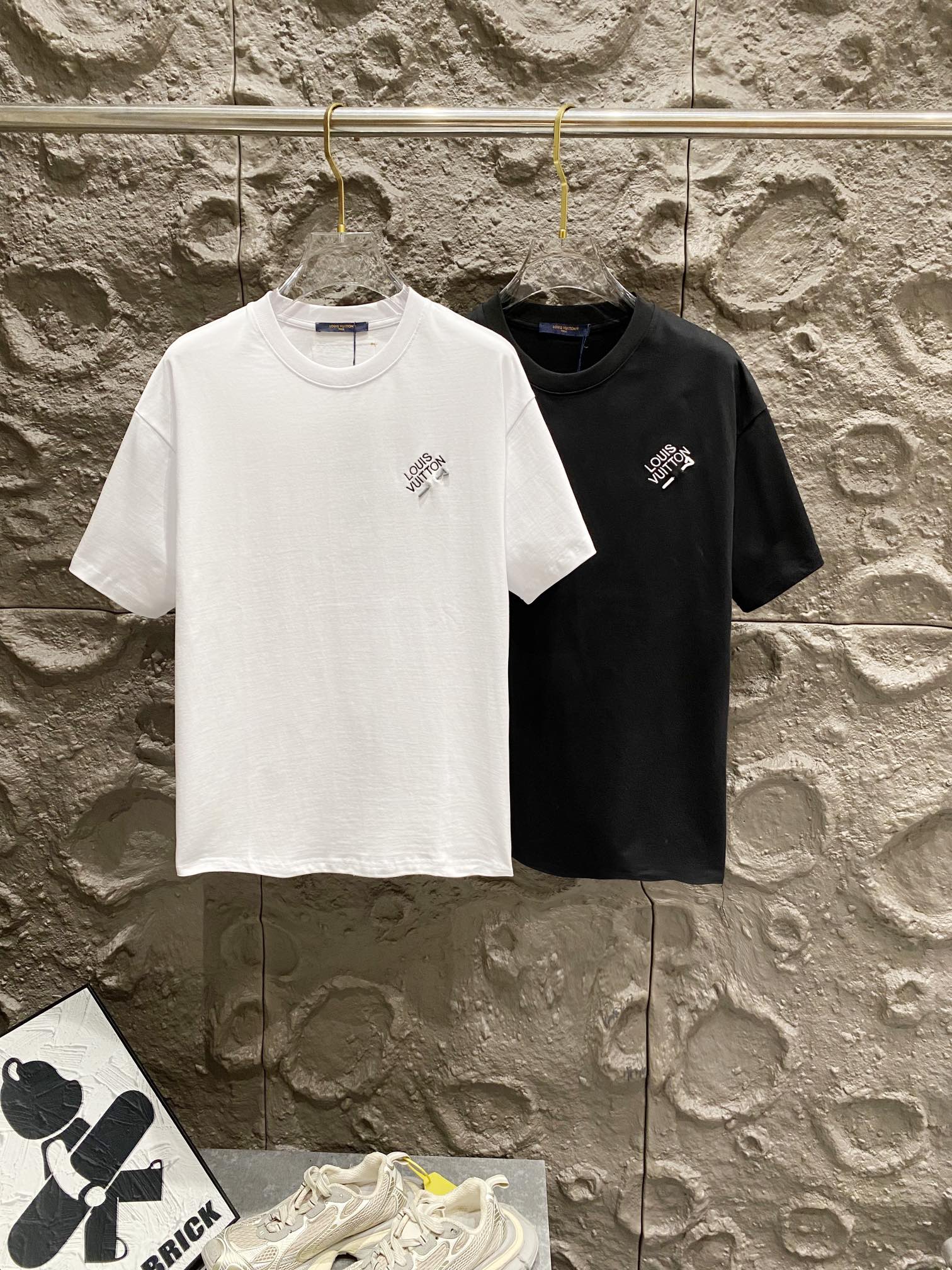 LuxluxHouse Best Quality Clothes T-shirt Louis Vuitton