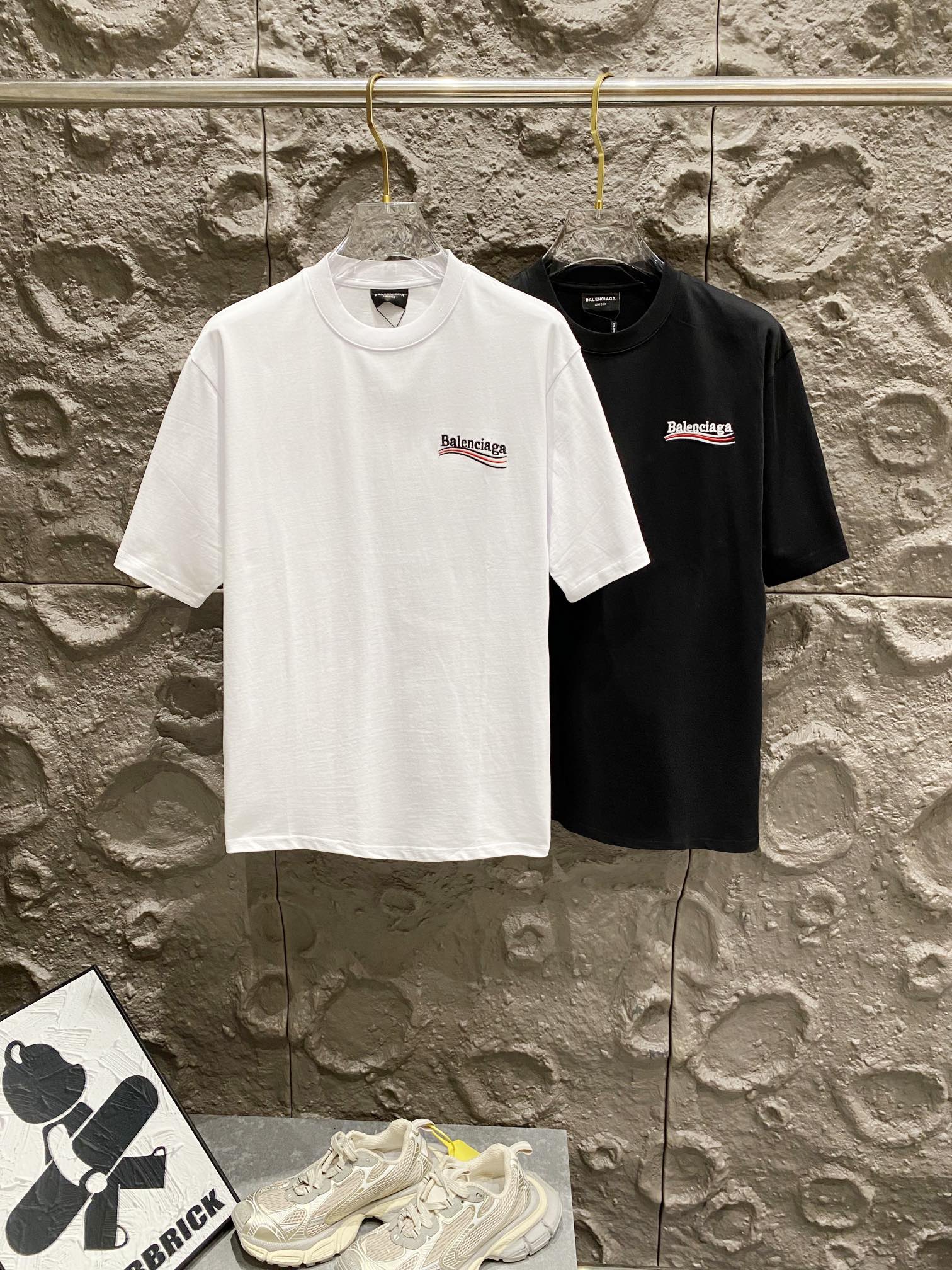 LuxluxHouse Best Quality Clothes Balenciaga T-shirt