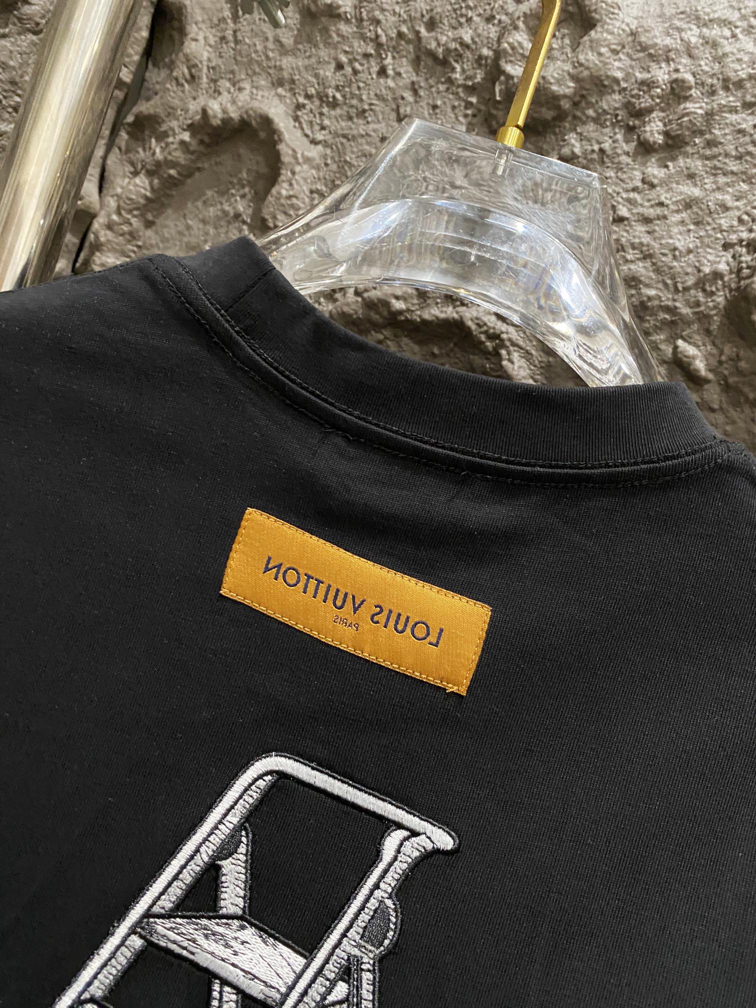 LuxluxHouse Best Quality Clothes T-shirt Louis Vuitton