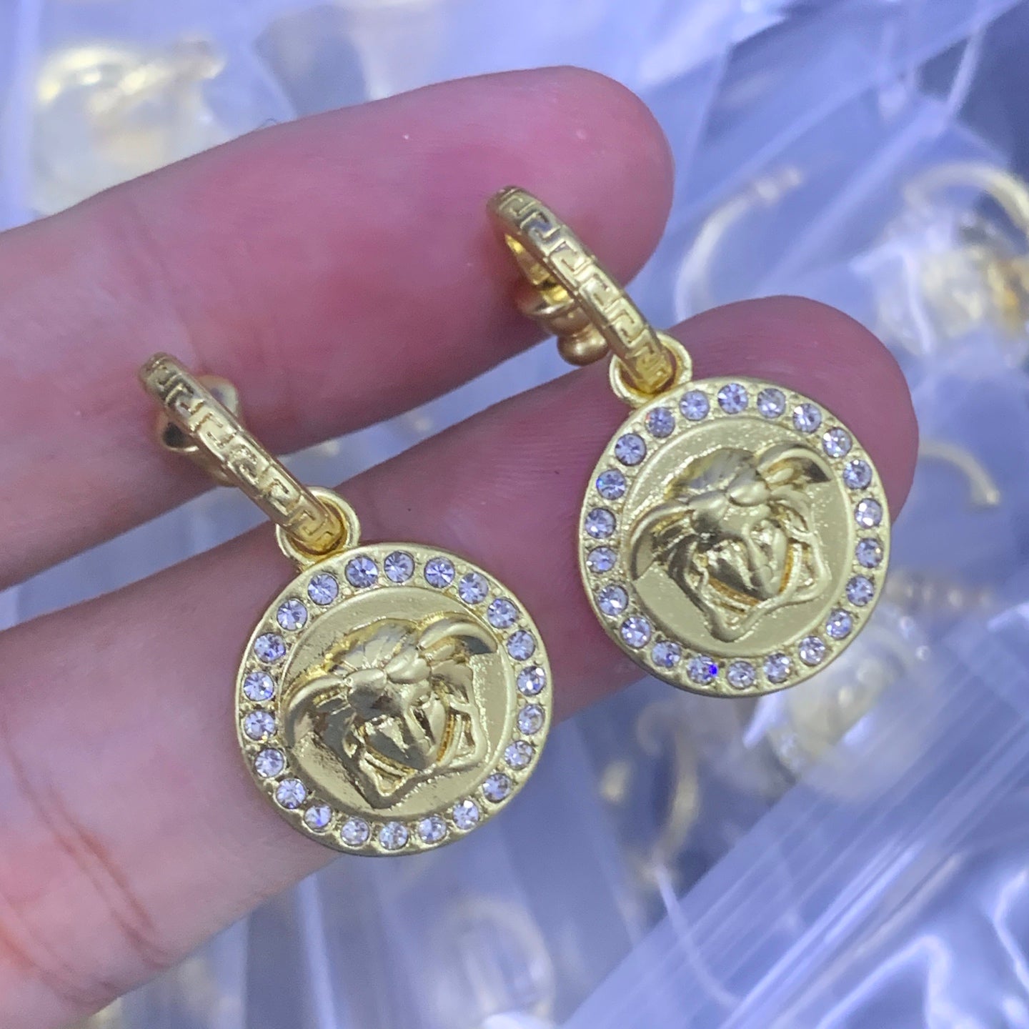 LuxluxHouse Low Price And High Quality Accessories Versace