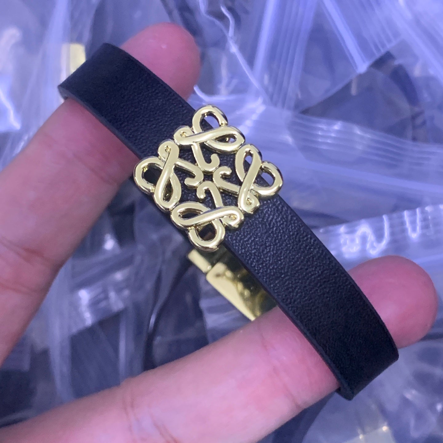 LuxluxHouse Low Price And High Quality Accessories Loewe
