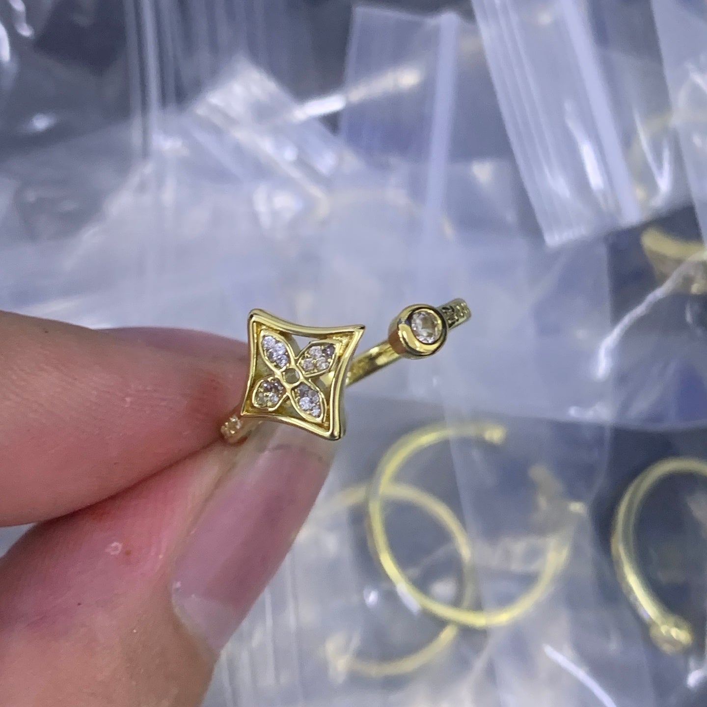 LuxluxHouse Low Price And High Quality Accessories Louis Vuitton
