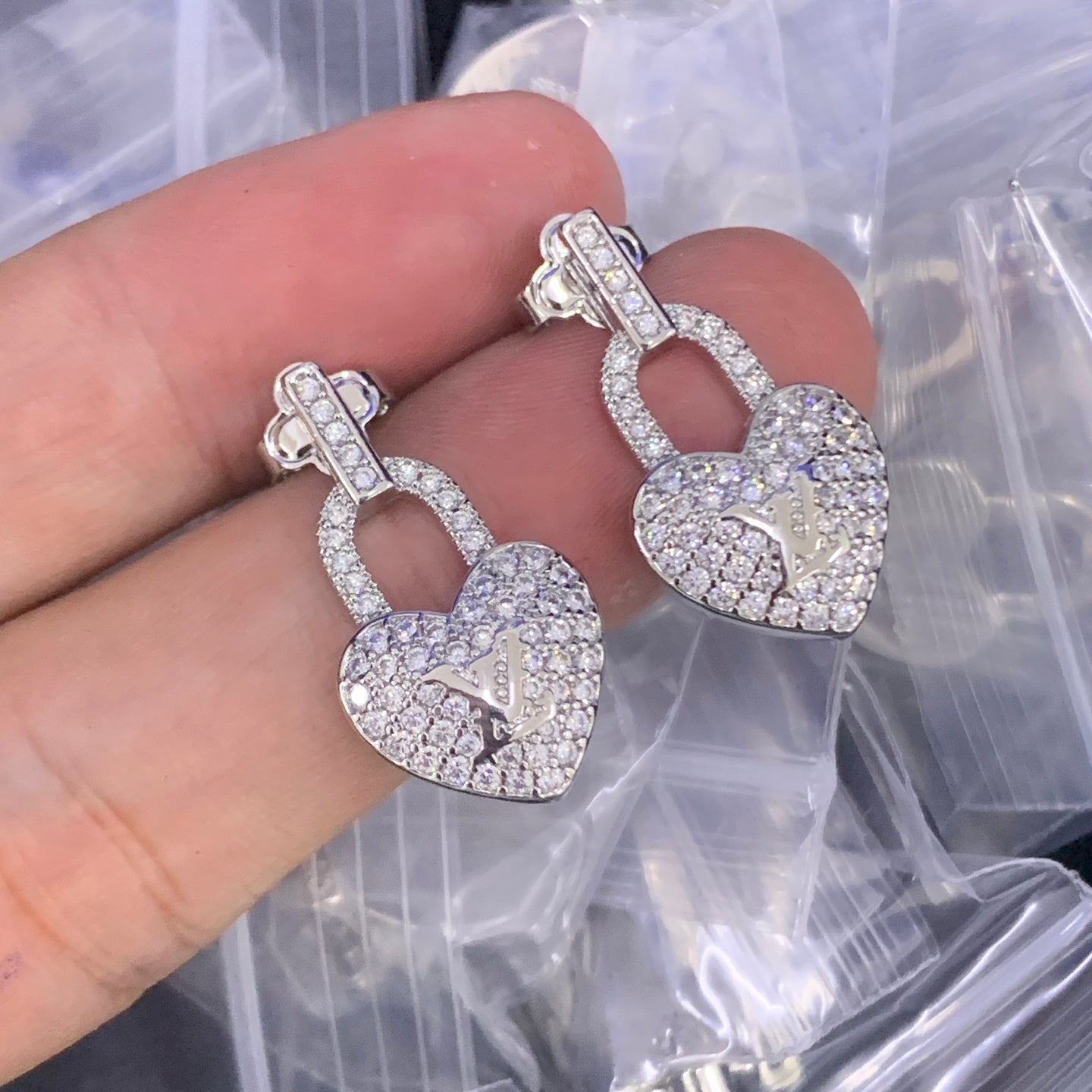 LuxluxHouse Low Price And High Quality Accessories Louis Vuitton