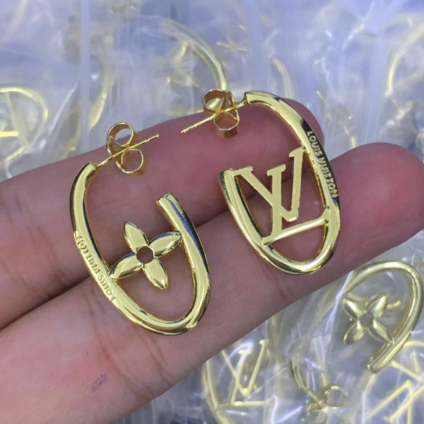 LuxluxHouse Low Price And High Quality Accessories Louis Vuitton