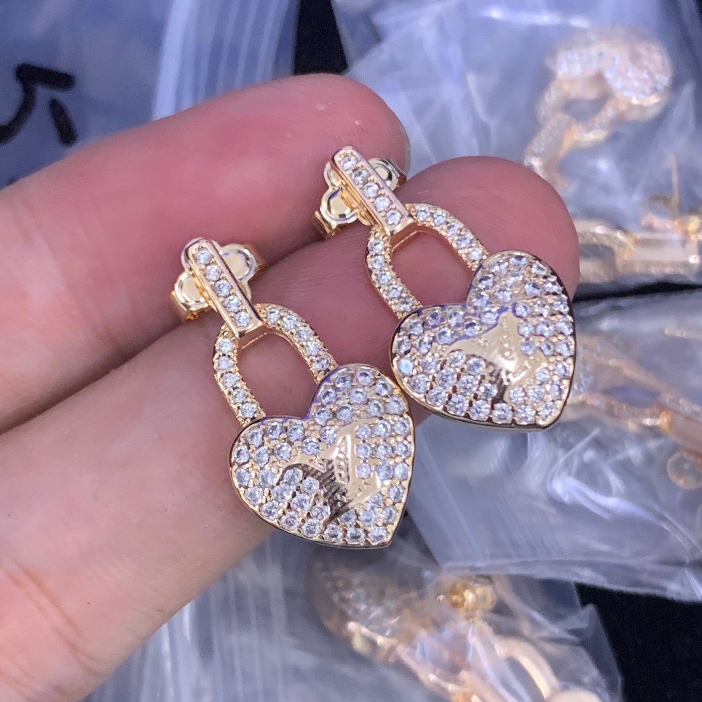 LuxluxHouse Low Price And High Quality Accessories Louis Vuitton