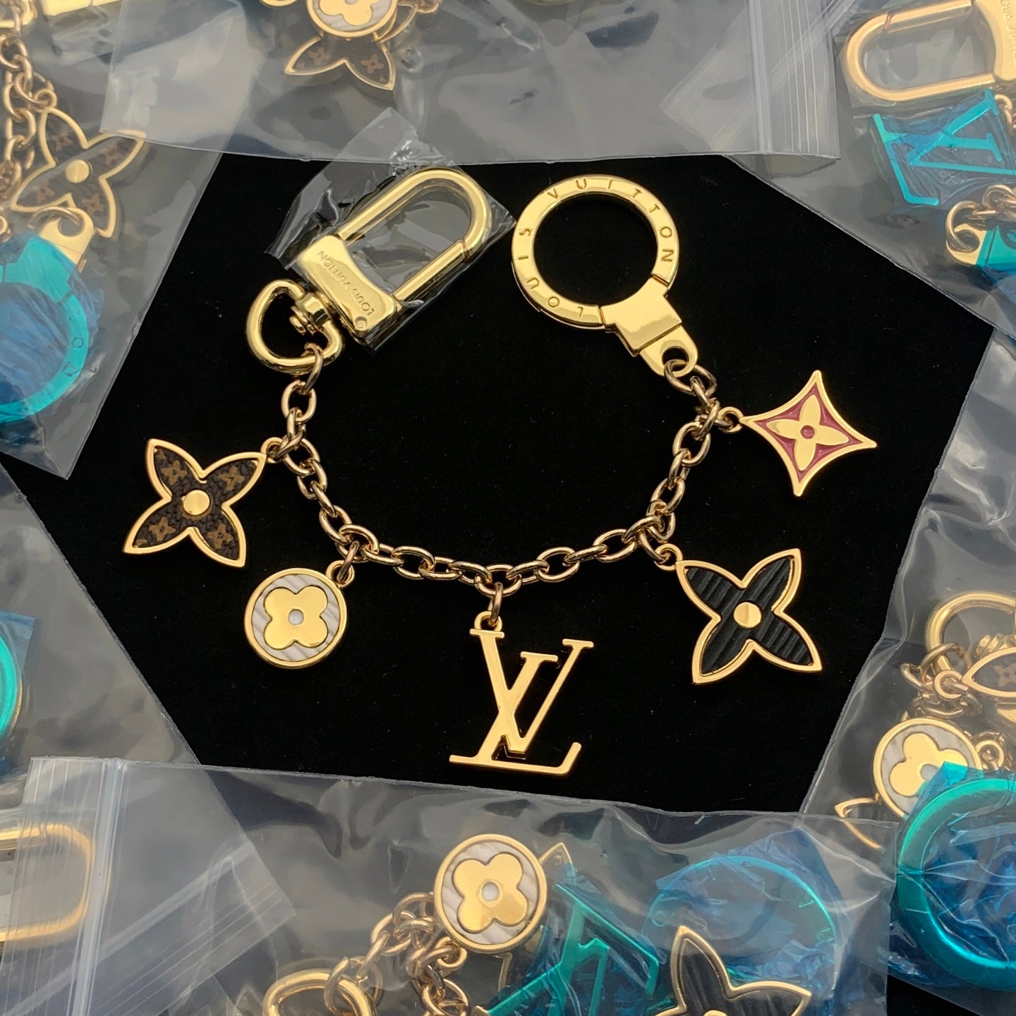 LuxluxHouse Low Price And High Quality Accessories Louis Vuitton