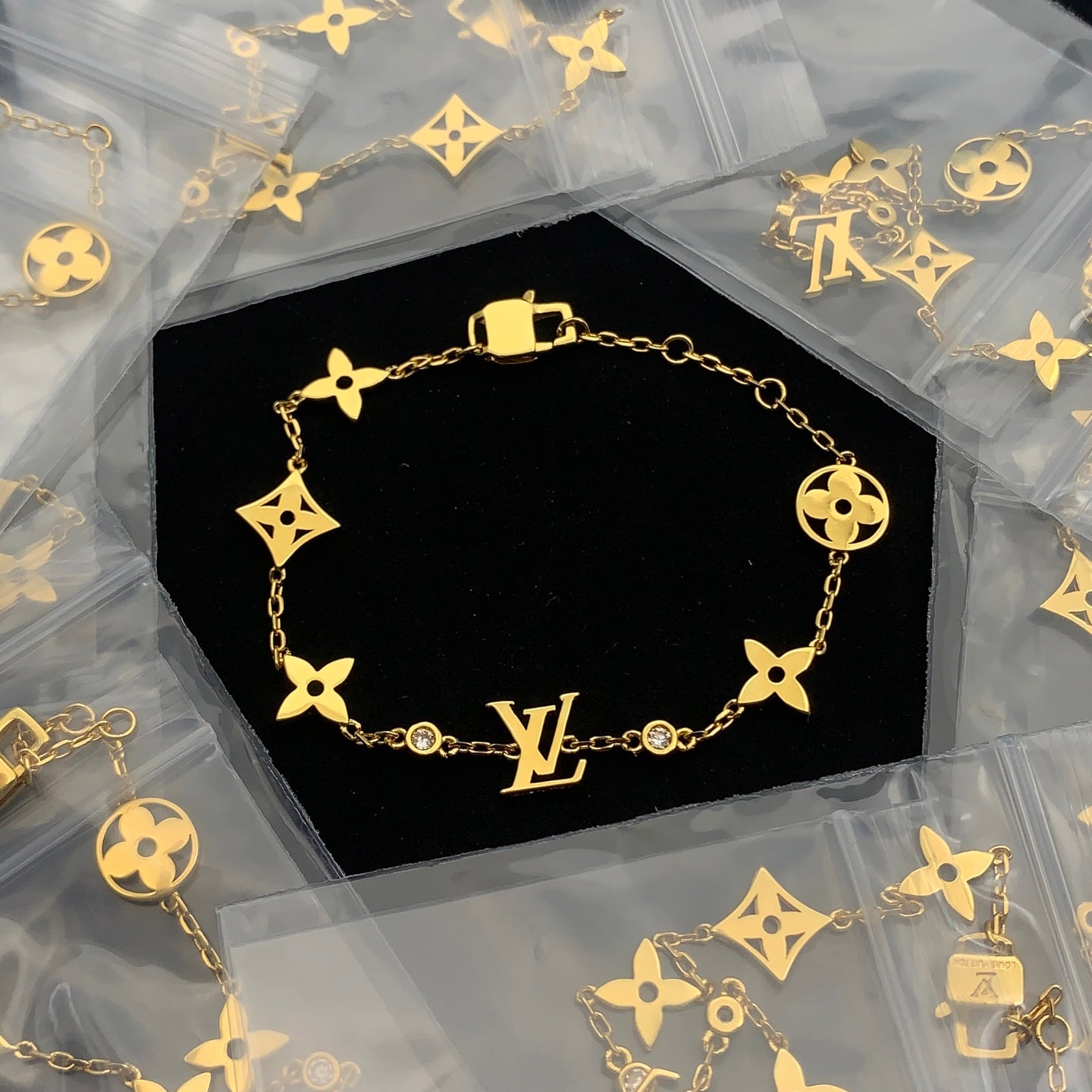 LuxluxHouse Low Price And High Quality Accessories Louis Vuitton