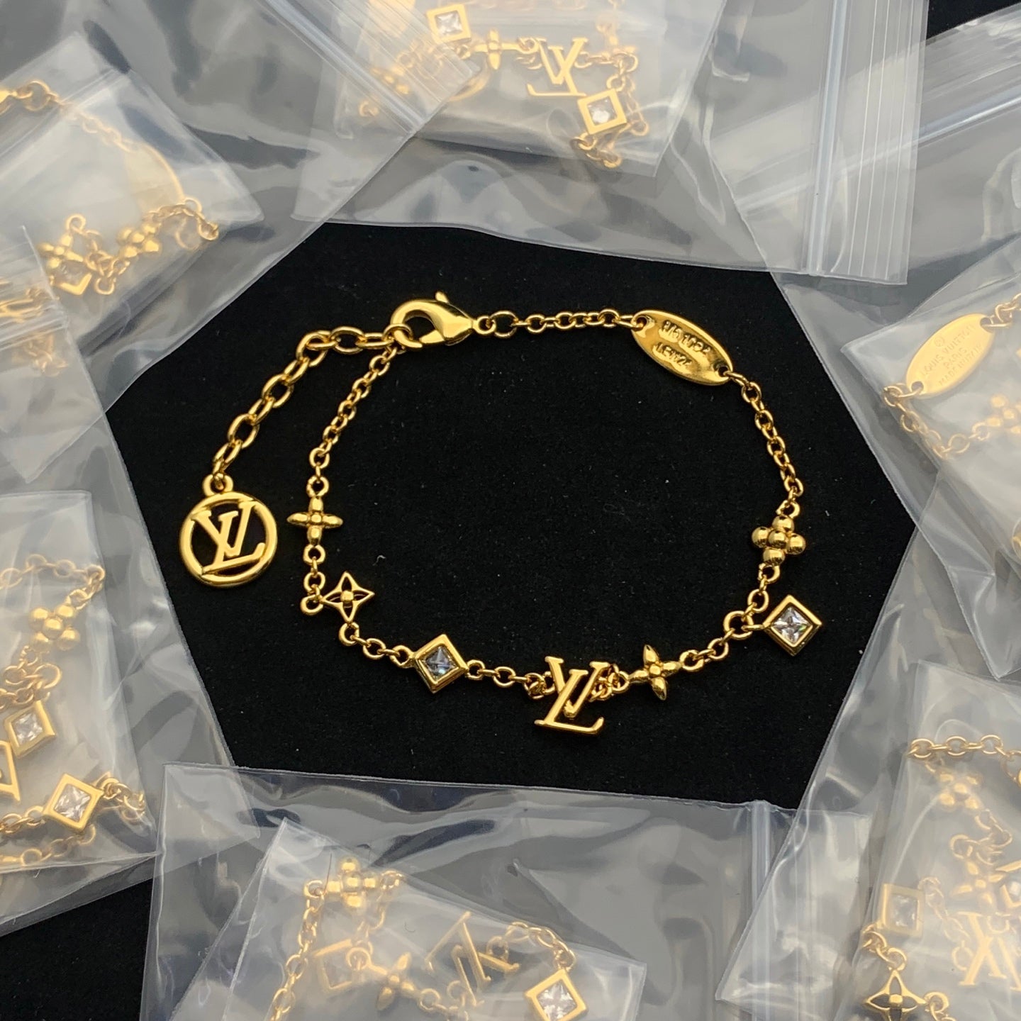 LuxluxHouse Low Price And High Quality Accessories Louis Vuitton