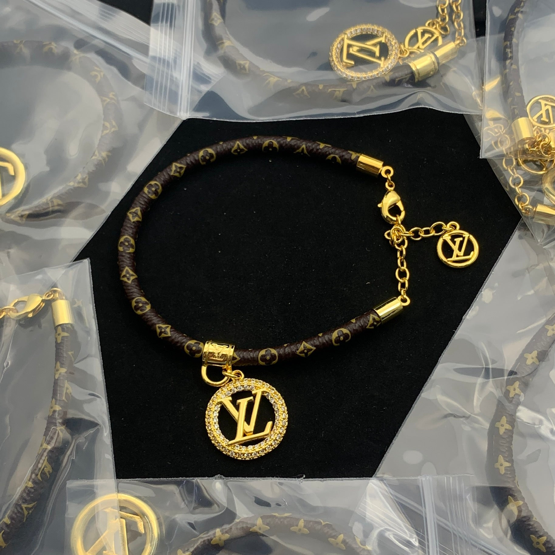 LuxluxHouse Low Price And High Quality Accessories Louis Vuitton