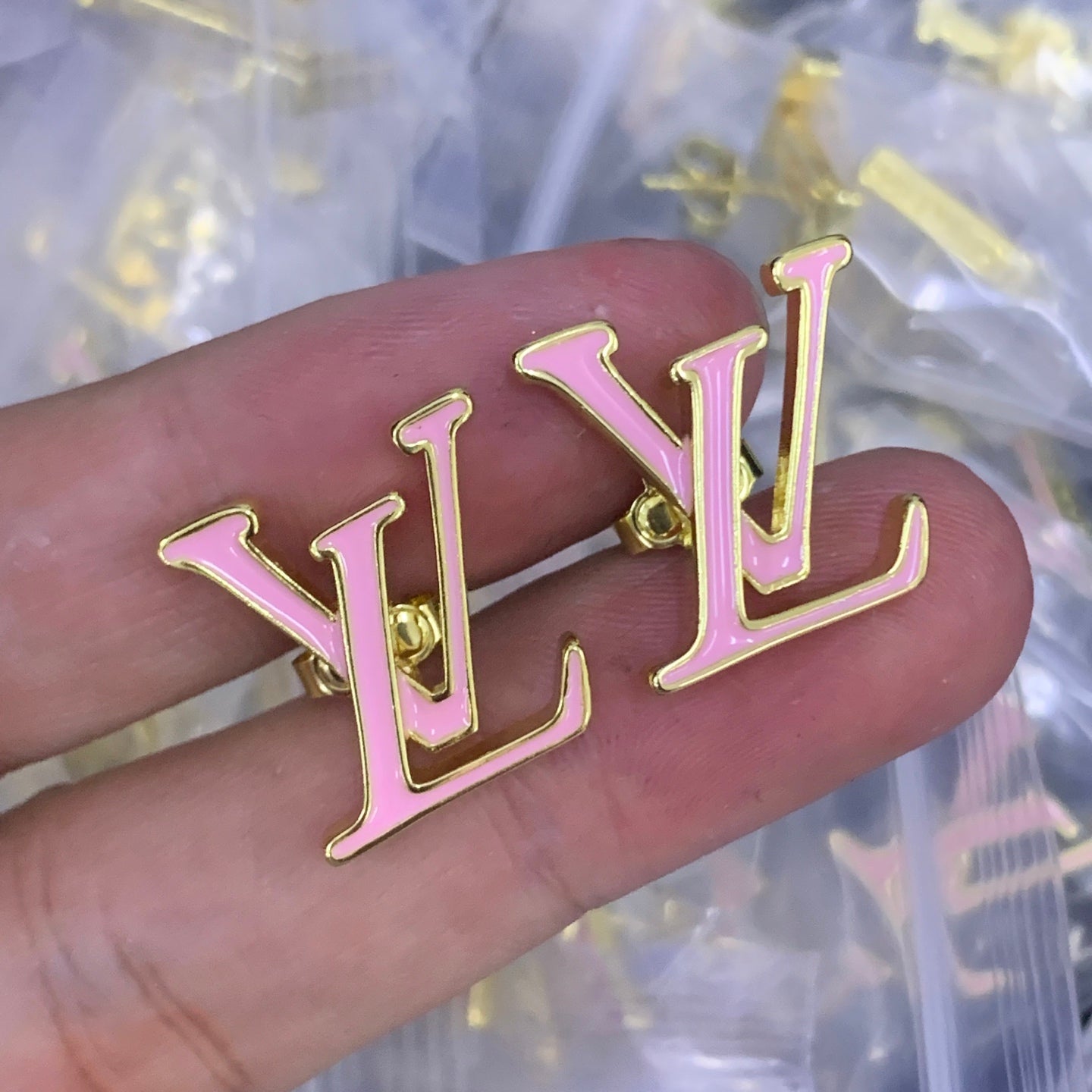 LuxluxHouse Low Price And High Quality Accessories Louis Vuitton