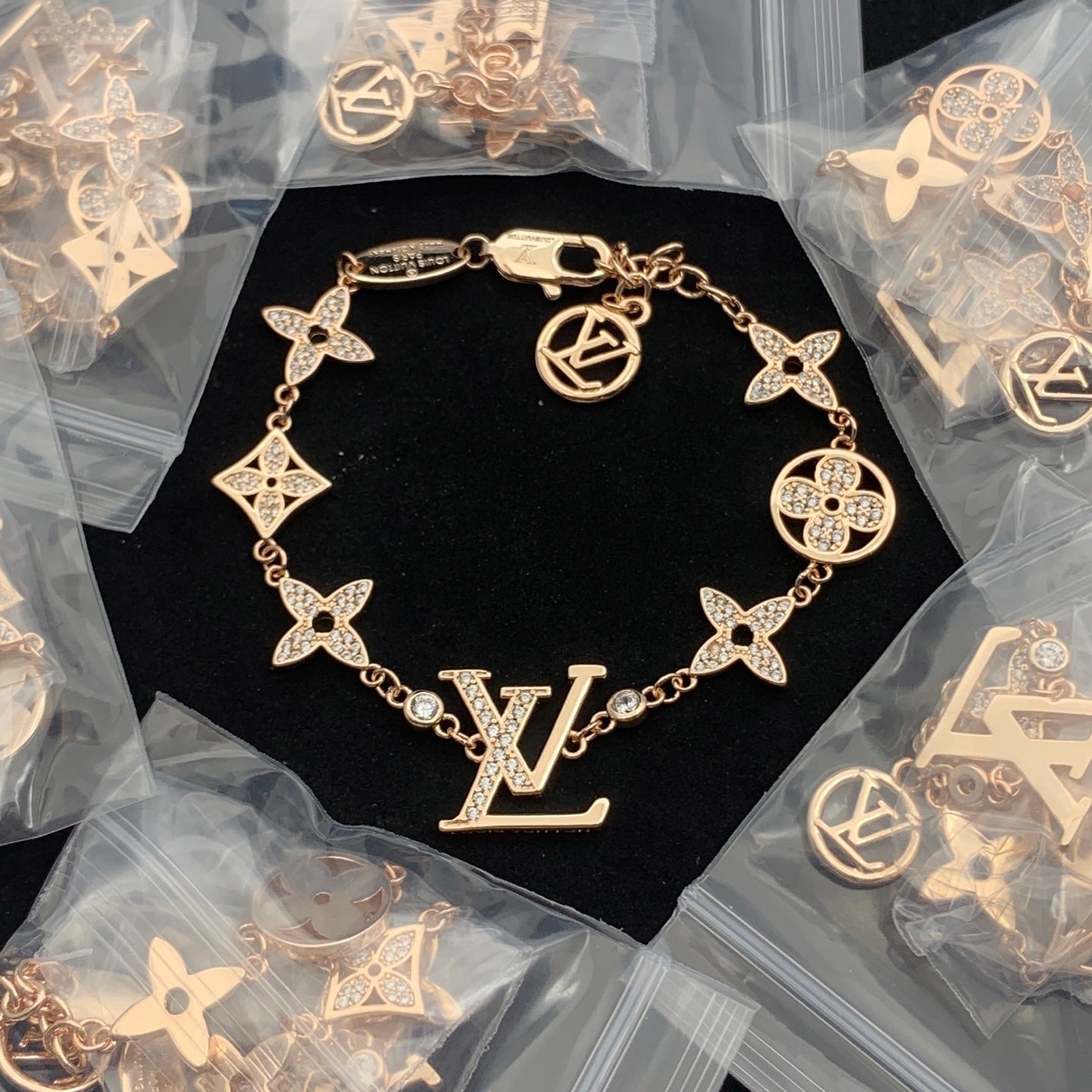 LuxluxHouse Low Price And High Quality Accessories Louis Vuitton
