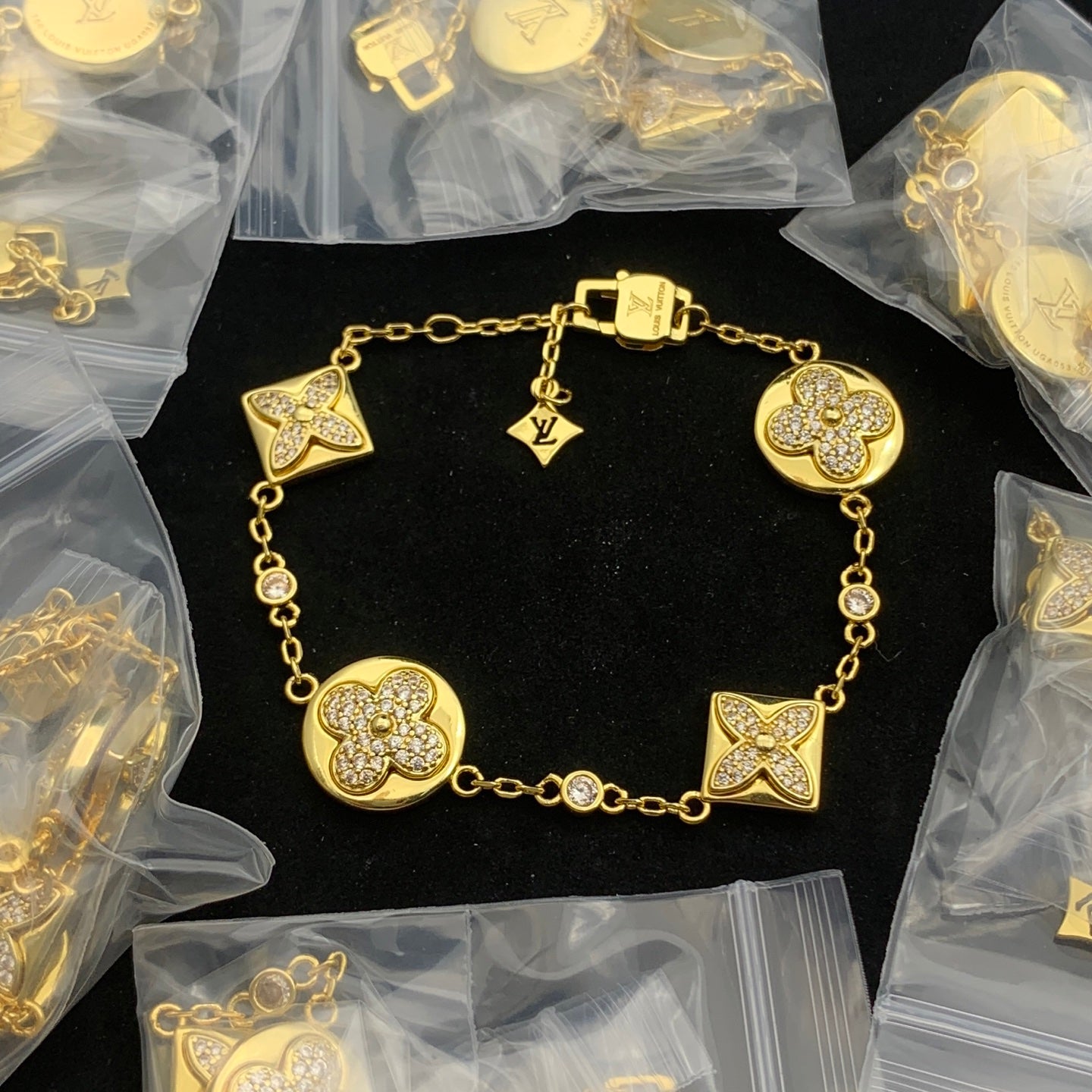 LuxluxHouse Low Price And High Quality Accessories Louis Vuitton