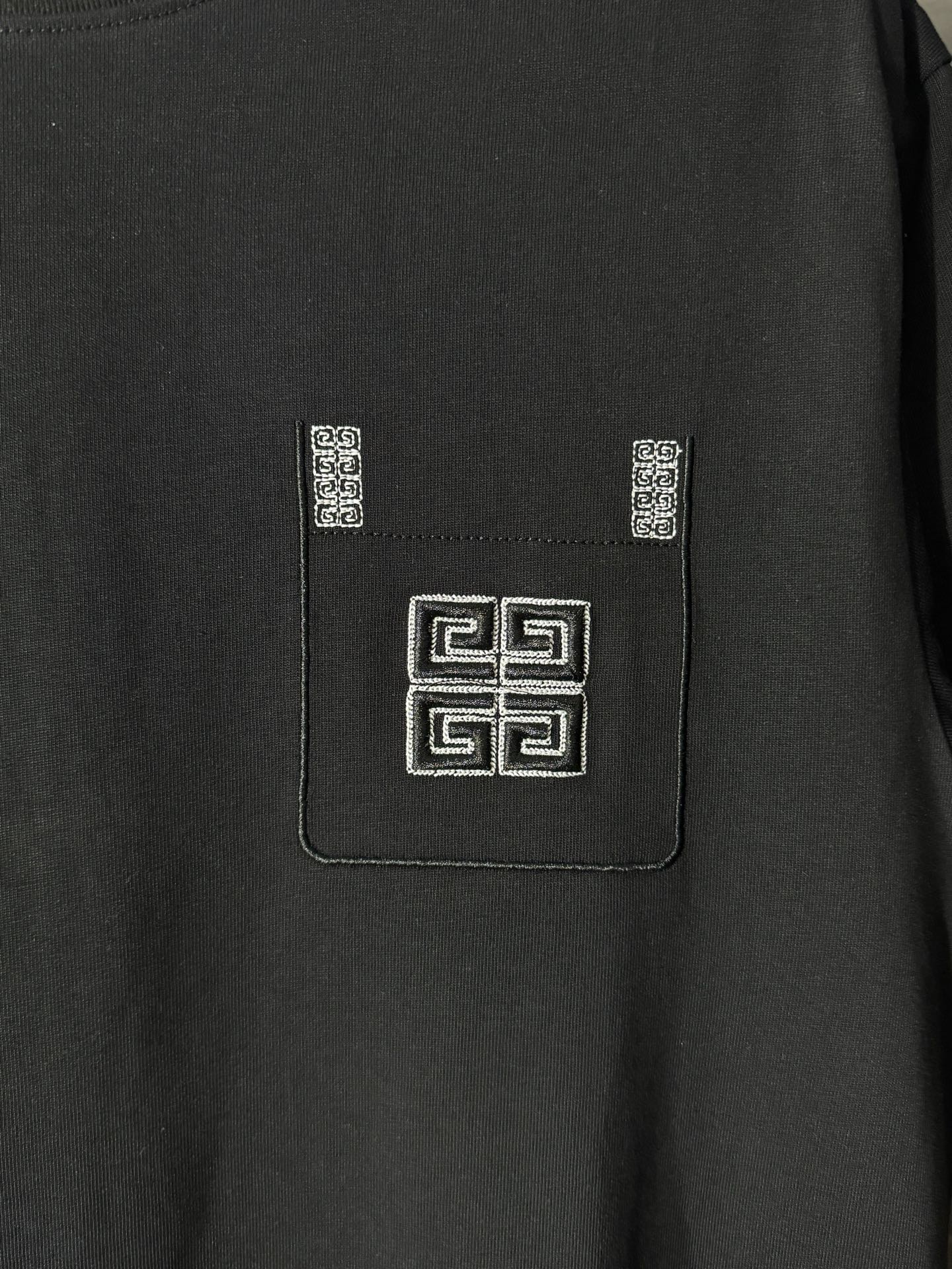 LuxluxHouse Best Quality Clothes Givenchy T-shirt