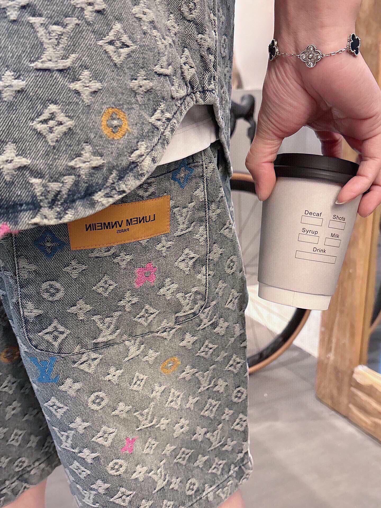 LuxluxHouse Best Quality Clothes T-shirt Louis Vuitton