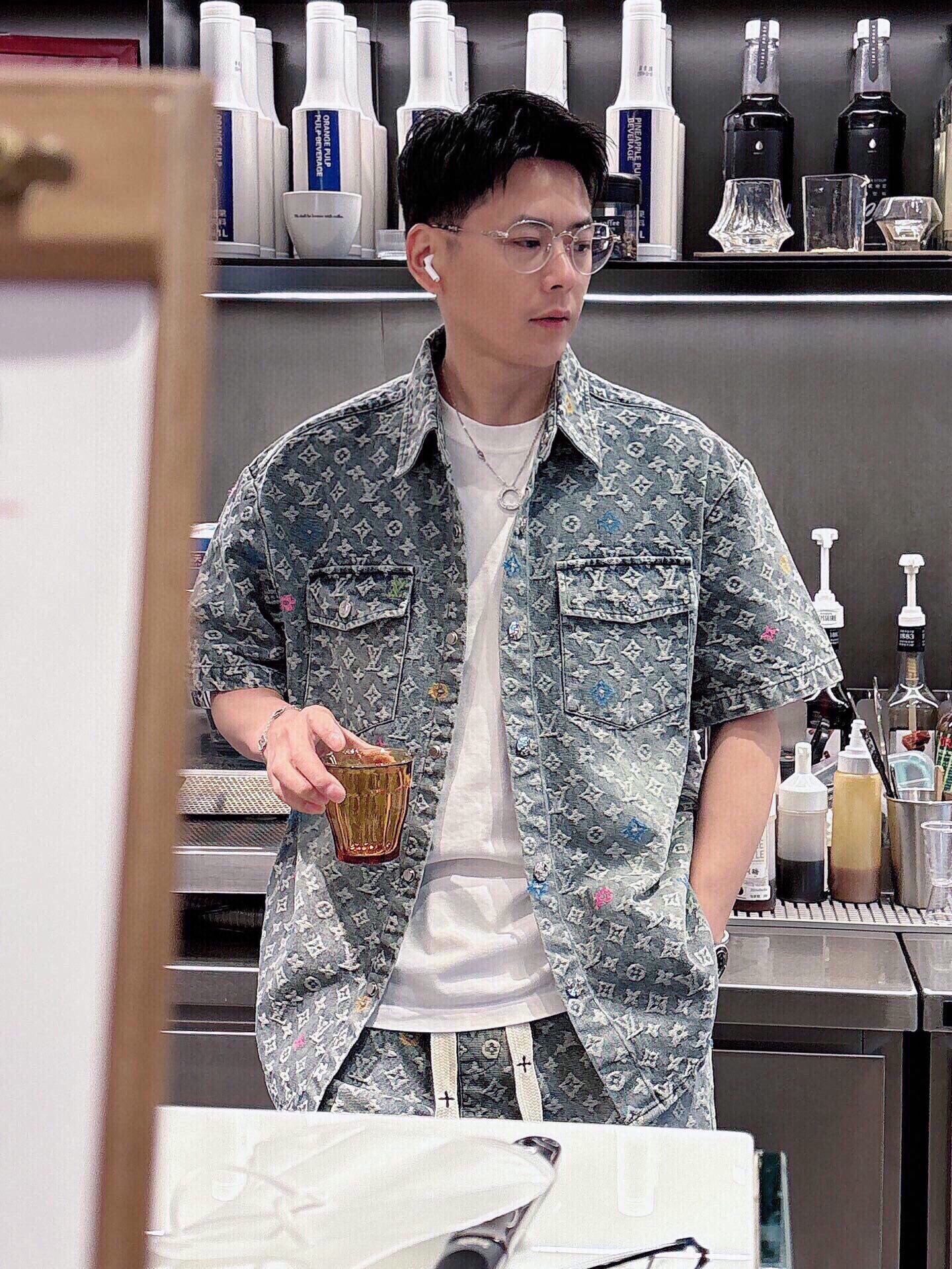 LuxluxHouse Best Quality Clothes T-shirt Louis Vuitton