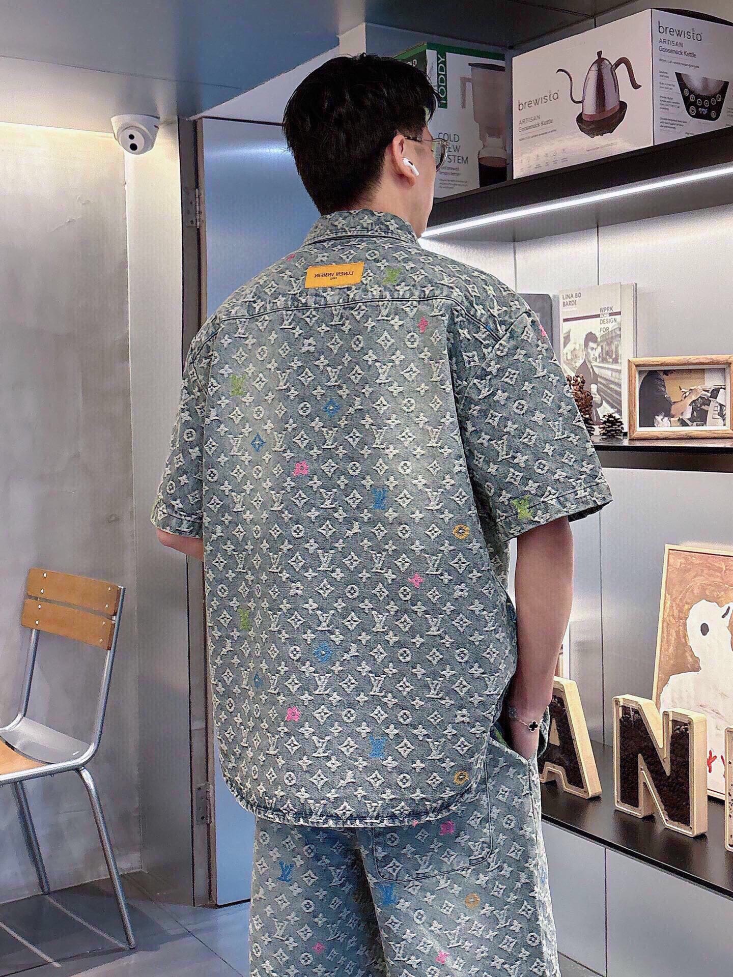 LuxluxHouse Best Quality Clothes T-shirt Louis Vuitton