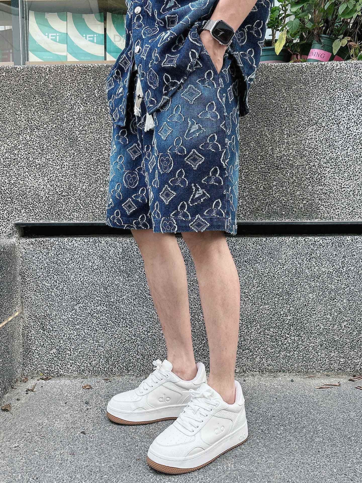 LuxluxHouse Best Quality Clothes T-shirt Louis Vuitton