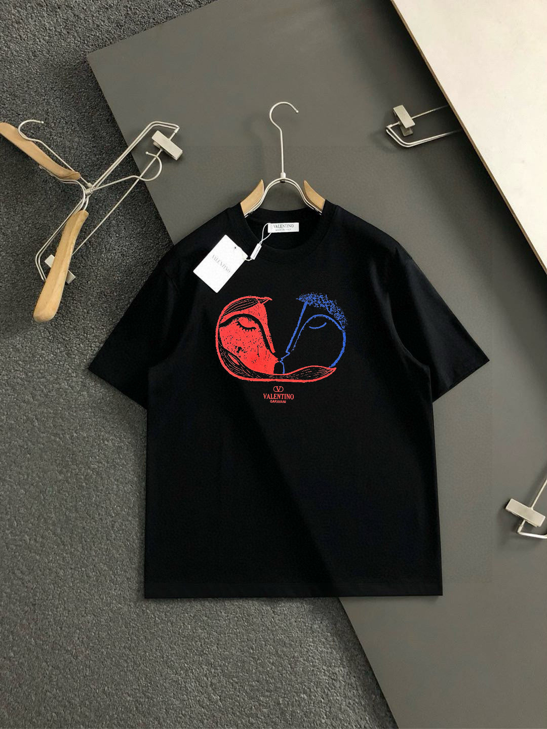 LuxluxHouse Best Quality Clothes Valentino T-shirt