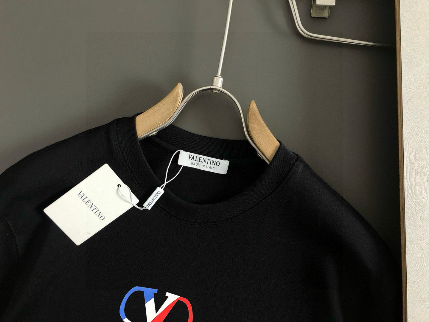 LuxluxHouse Best Quality Clothes Valentino T-shirt