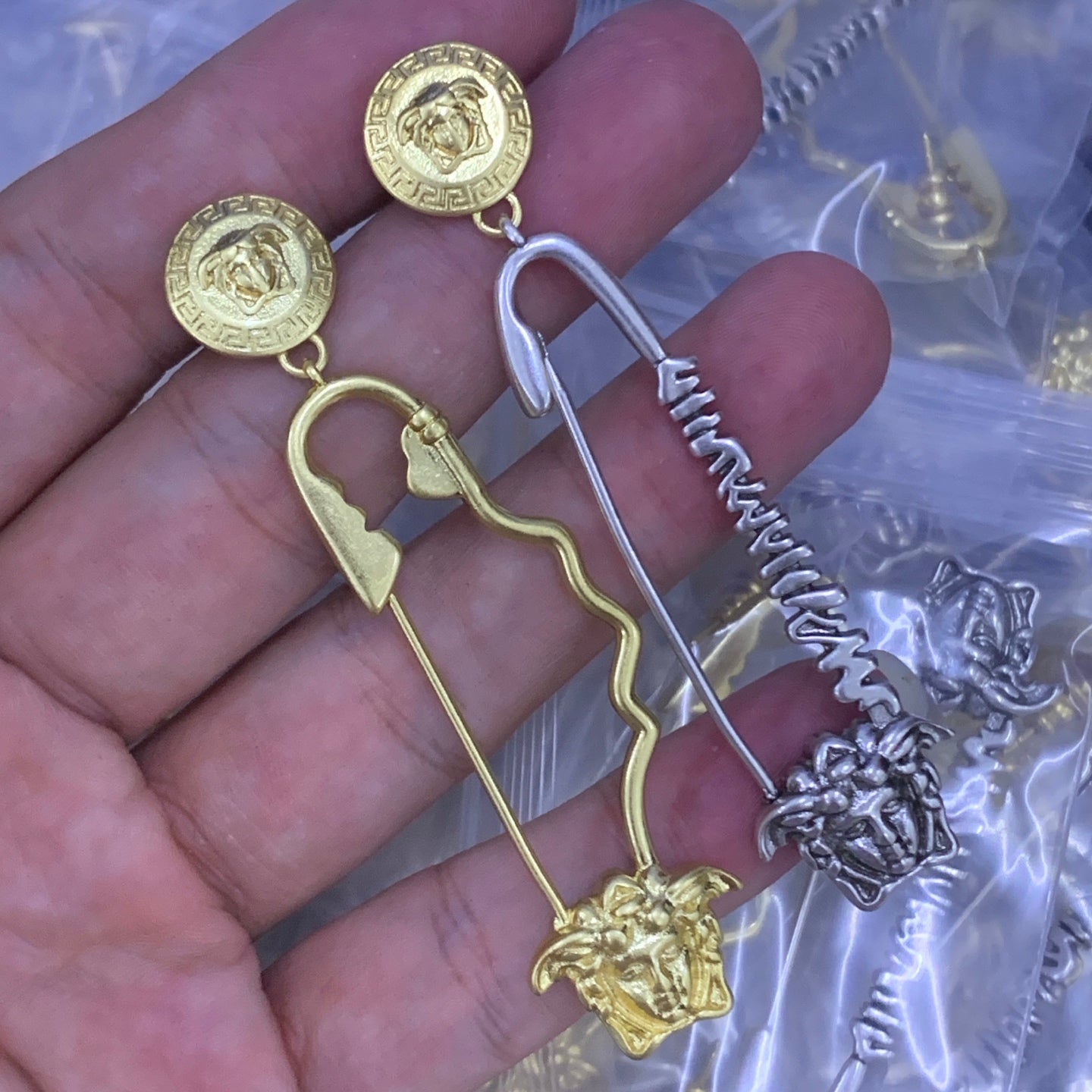 LuxluxHouse Low Price And High Quality Accessories Versace