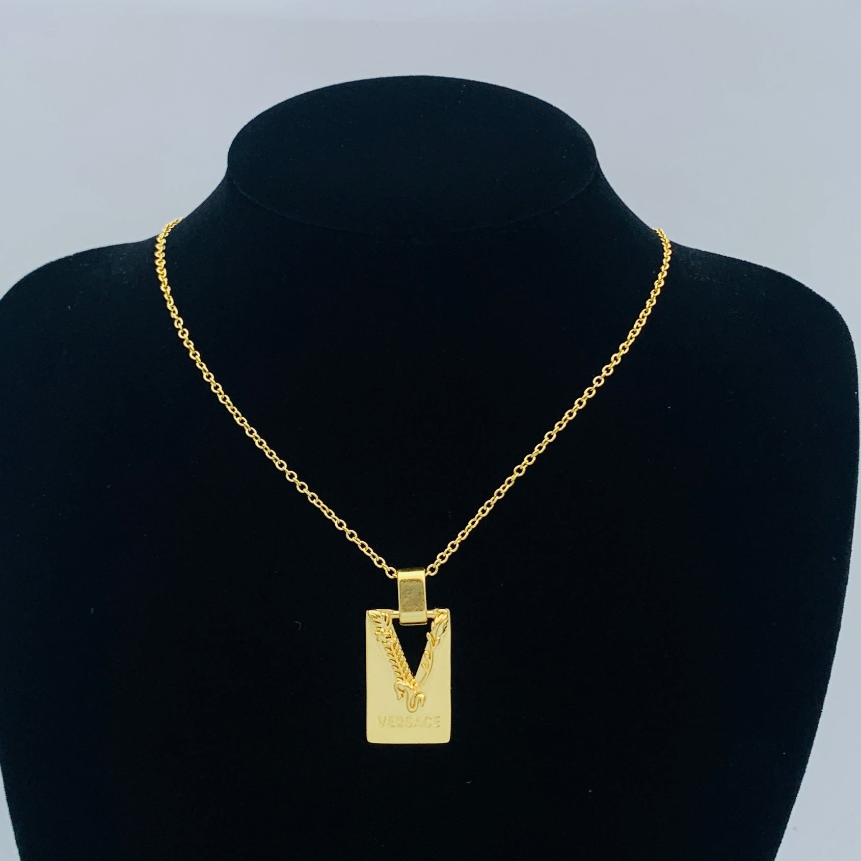 LuxluxHouse Low Price And High Quality Accessories Versace