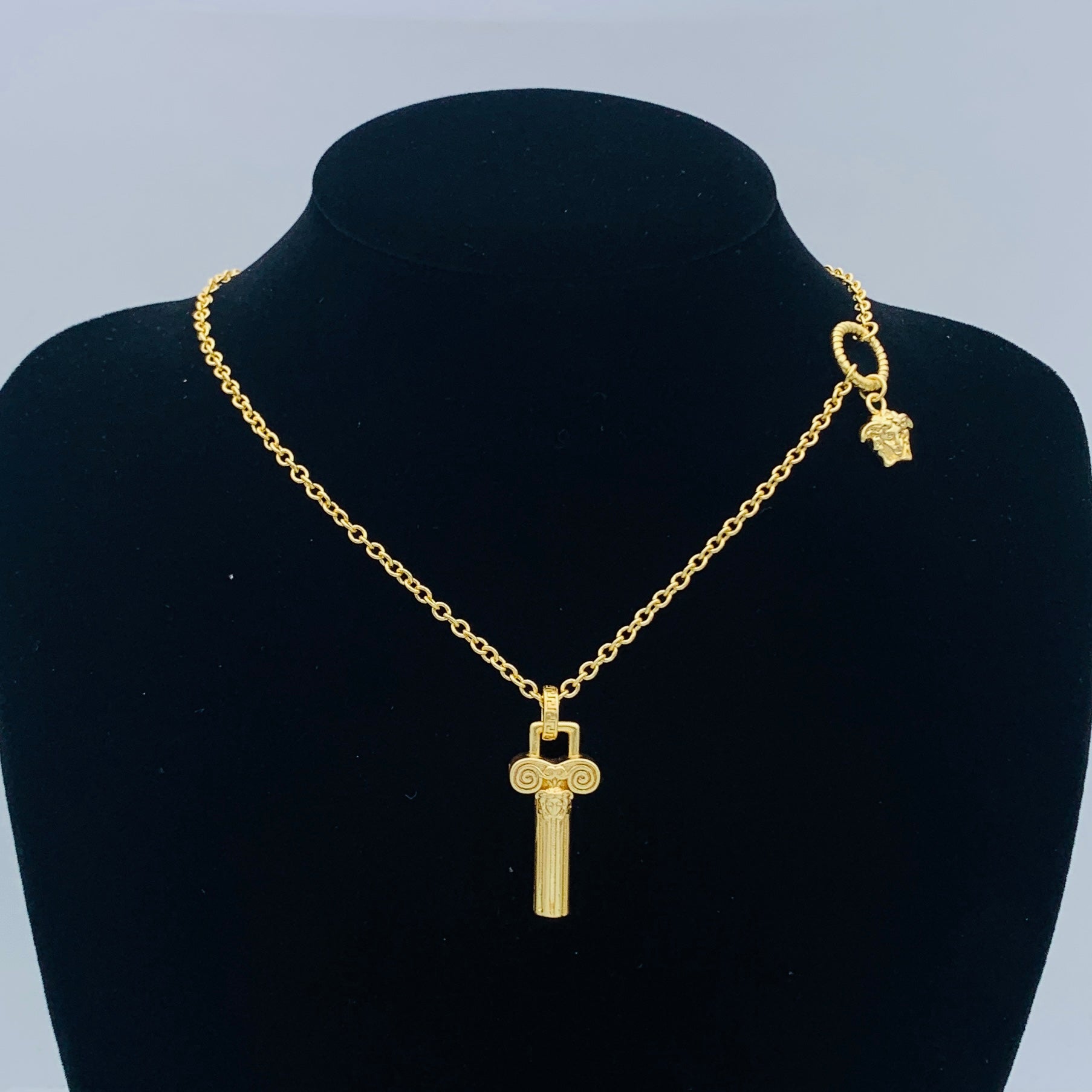 LuxluxHouse Low Price And High Quality Accessories Versace