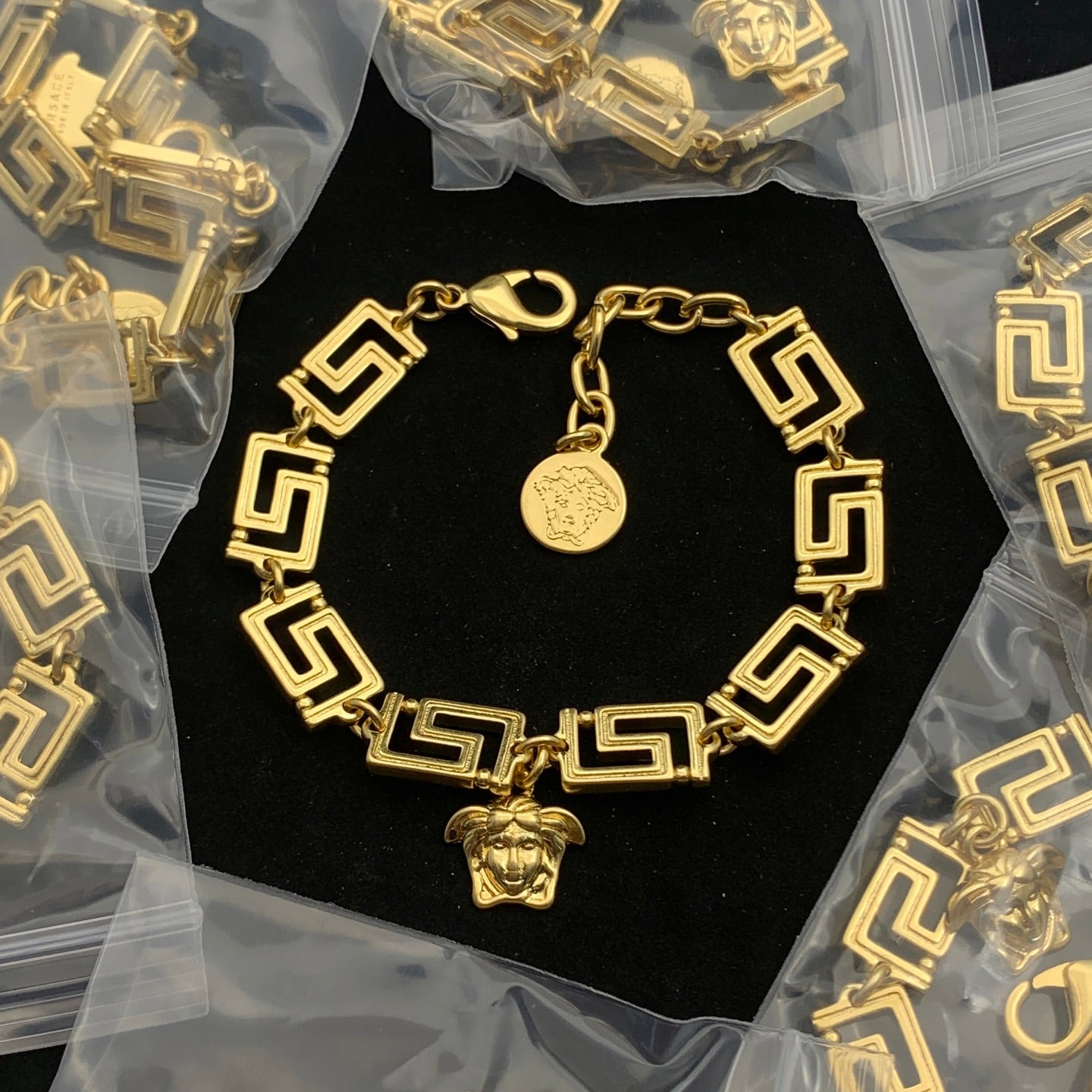 LuxluxHouse Low Price And High Quality Accessories Versace