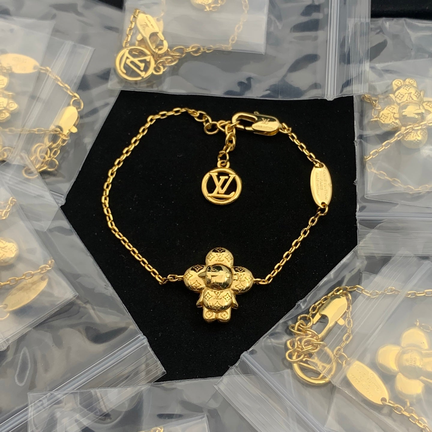 LuxluxHouse Low Price And High Quality Accessories Louis Vuitton