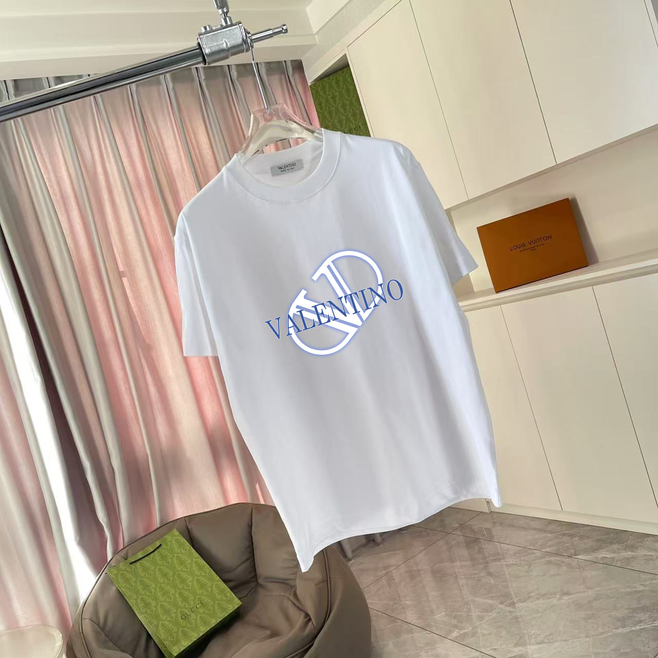 LuxluxHouse Best Quality Clothes Valentino T-shirt